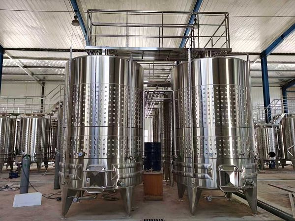 10000L wine tanks