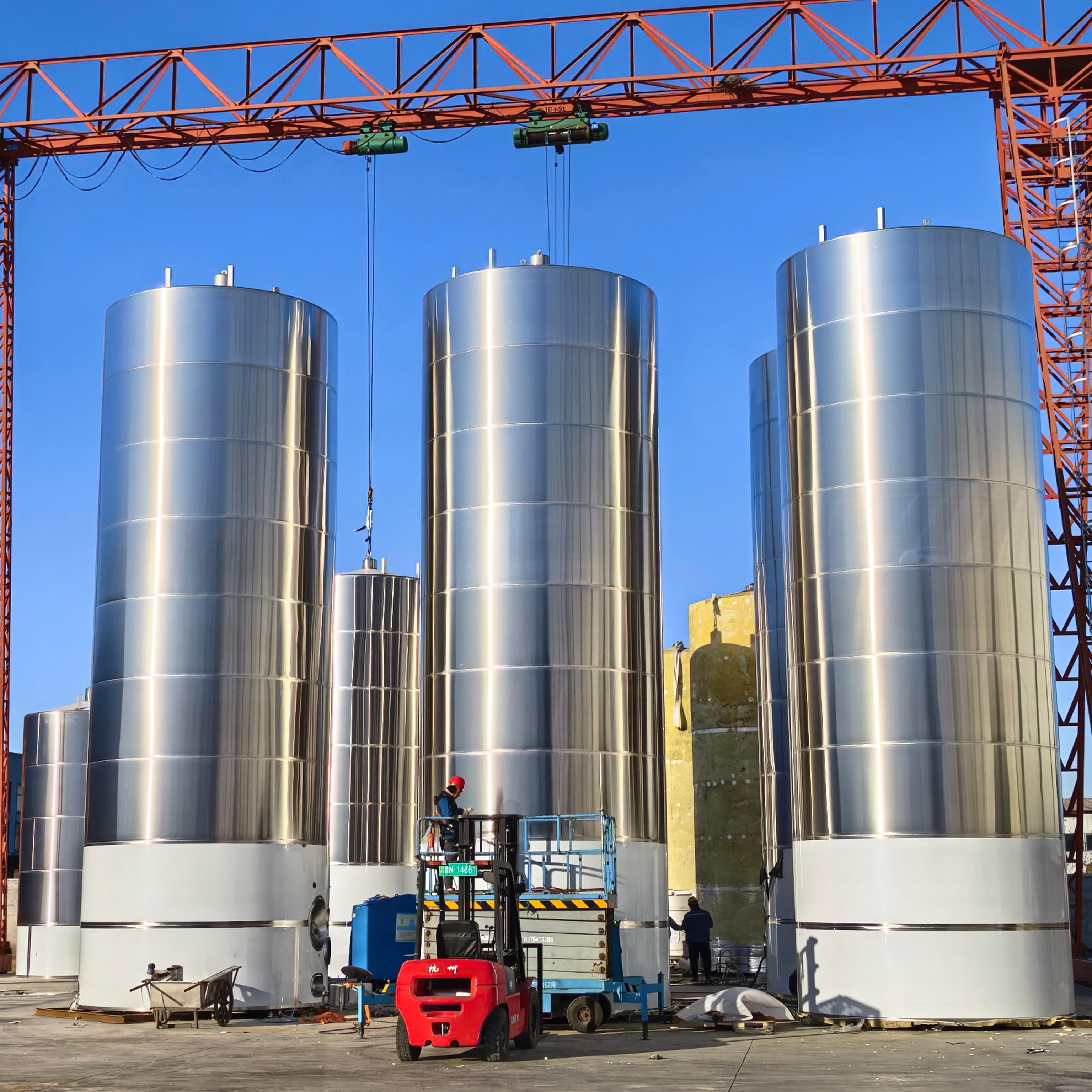 100T daily and milk mixing and storage tanks