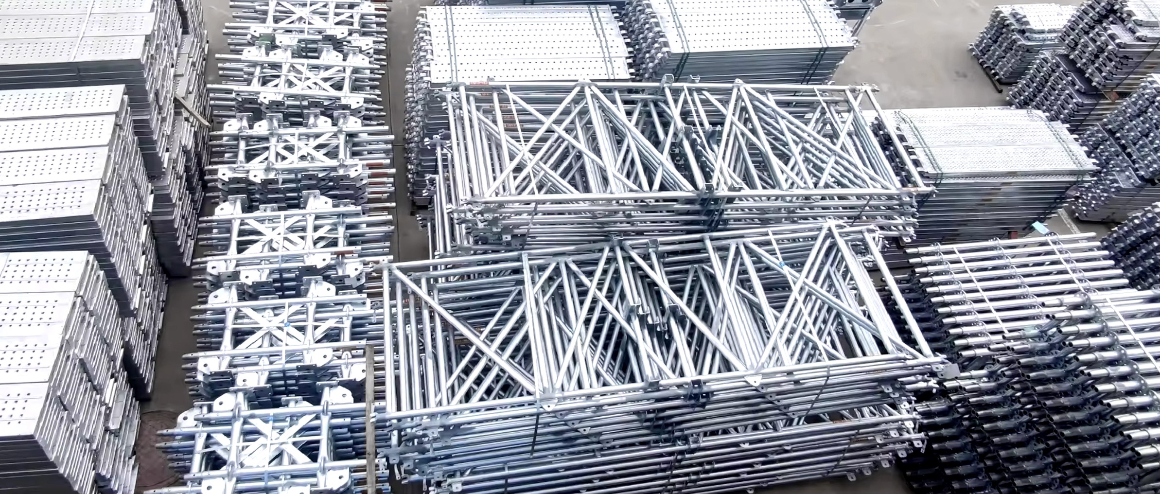 Finished metal disc scaffolding
