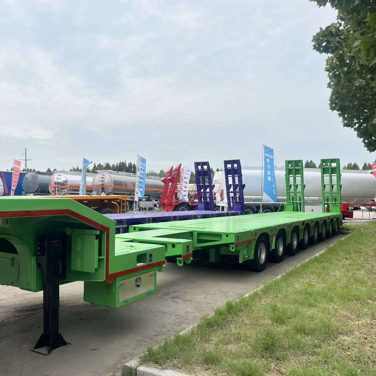 Heavy-duty 8-axle 120-ton low flatbed semi-trailer