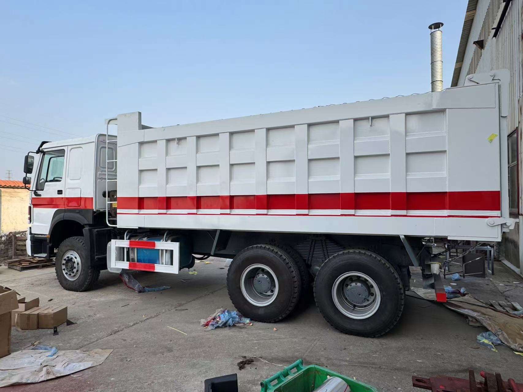 Sinotruk New and Used Howo 10-Wheel Dump Trucks for Mining