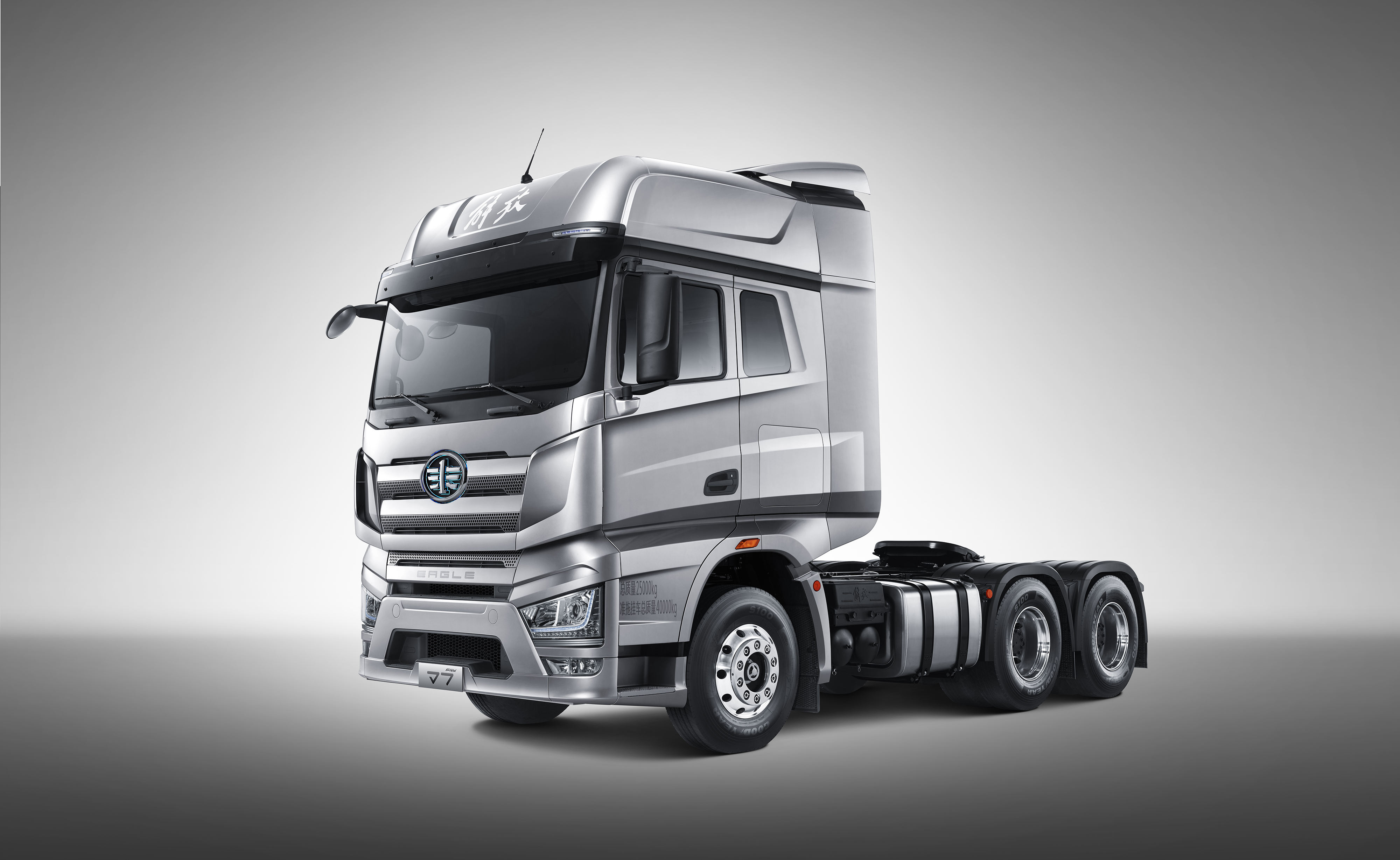 FAW J7 Heavy Duty Truck New 560hp 6x4 Diesel AMT Tractor with Left Steering Drive Wheel