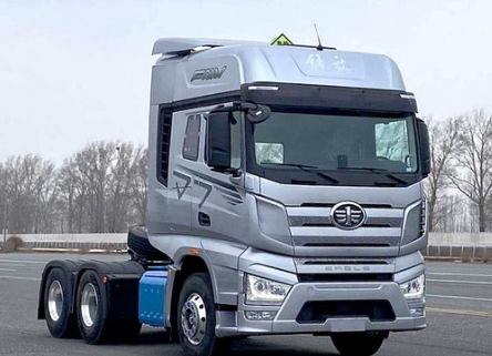 FAW J7 Heavy Duty Truck New 560hp 6x4 Diesel AMT Tractor with Left Steering Drive Wheel