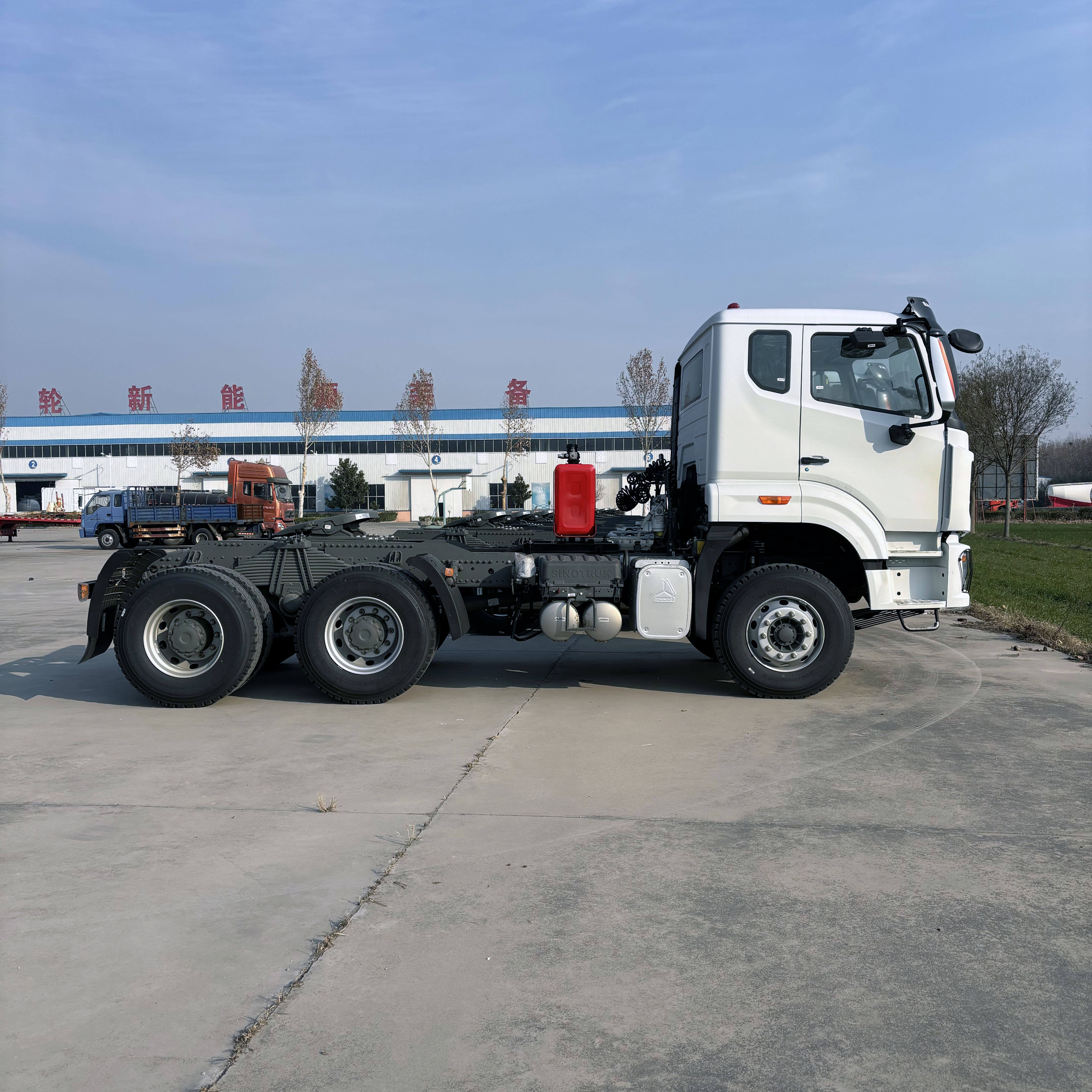 Sinotruk Howo T7H 6x4 430HP Used Tractor Trailer Head Truck 