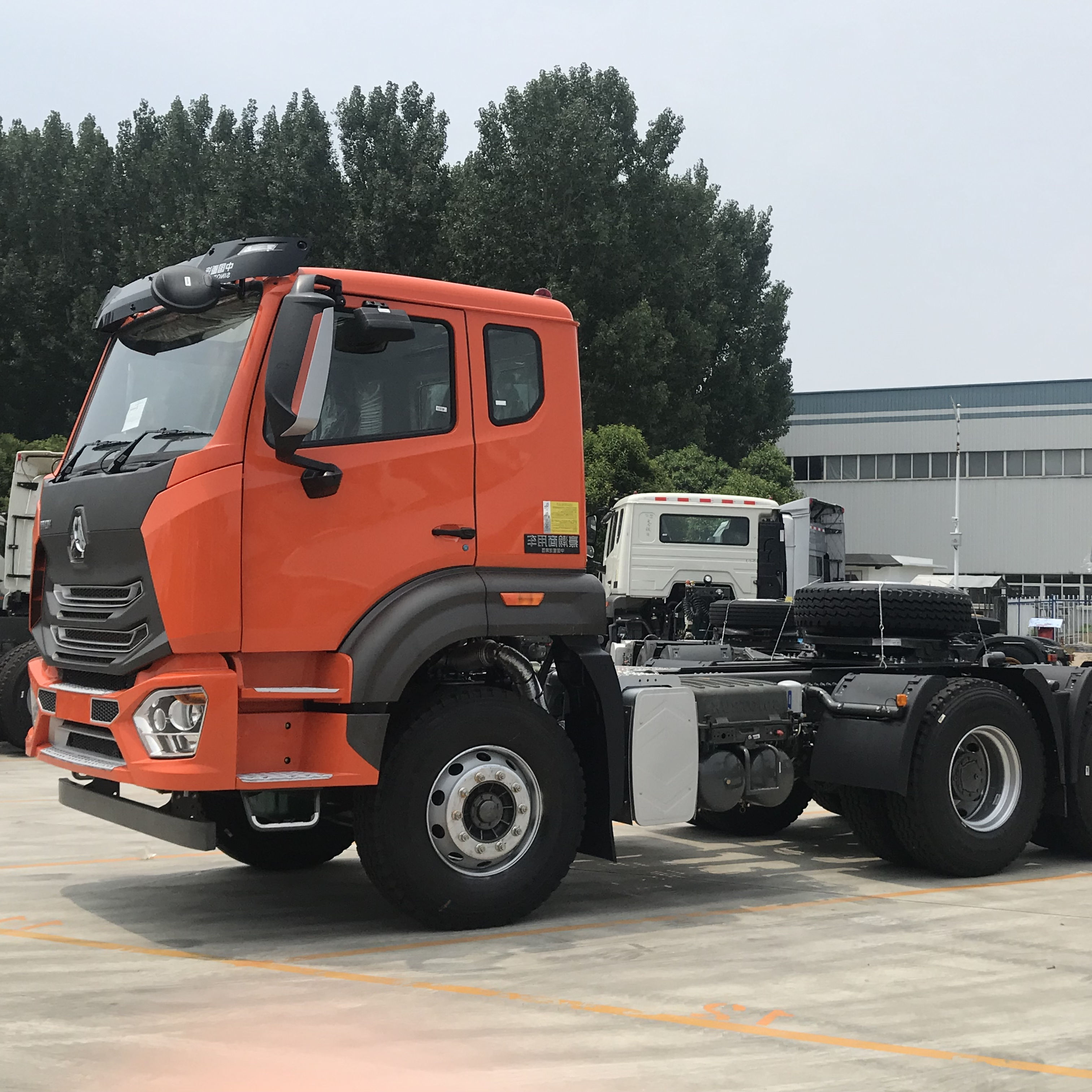 Used Howo Sinotruk 6X4 Tractor Truck Head 10 Tyre 30Tons 