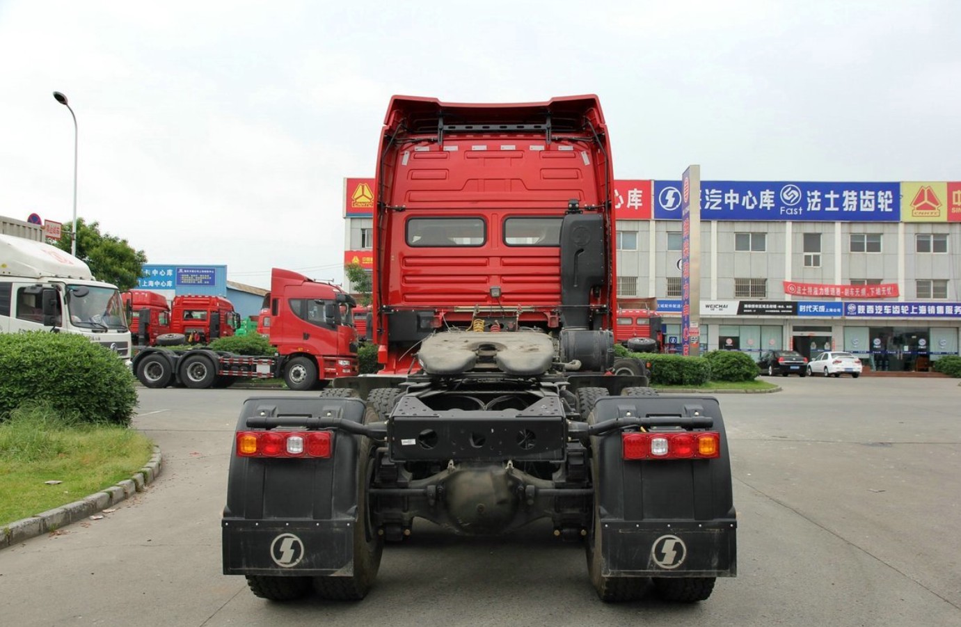 Shacman Shaanxi Automobile Heavy Truck X3000 Tractor 6X4 Traction Tractor Truck