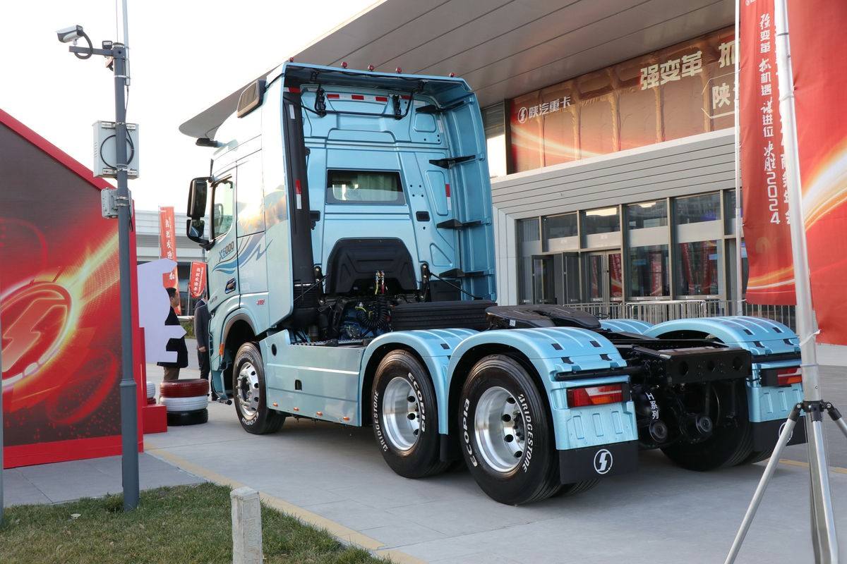 SHACMAN Delong X6000 flagship version 6x4 automatic transmission tractor truck