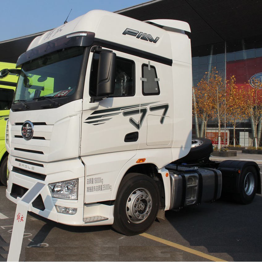 FAW J7 Tractor Trucks Flagship Model  6x4 Tag Axles Fast Gear Box 