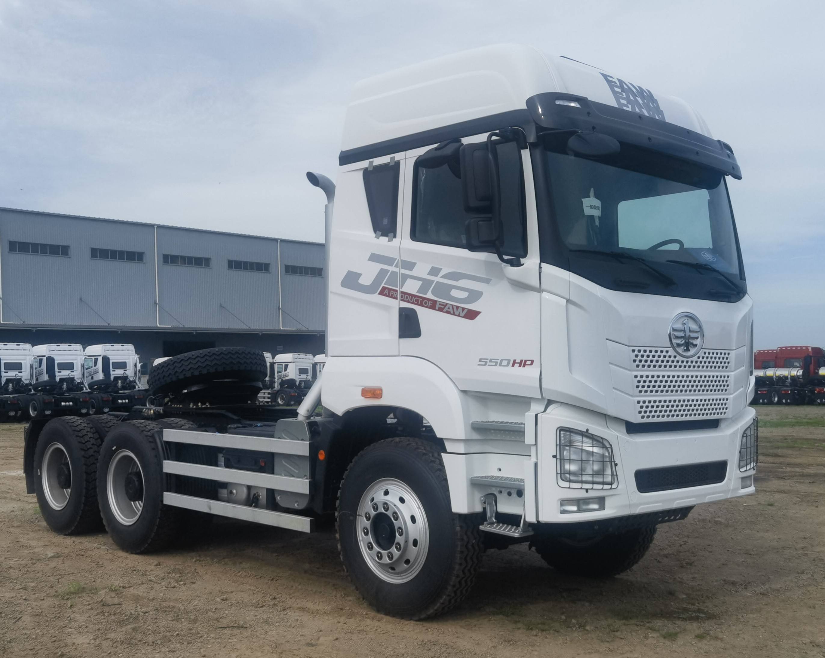 FAW JH6 420 450 HP 6x4 a Euro 5 Tractor Truck Used with Complete Spare Parts