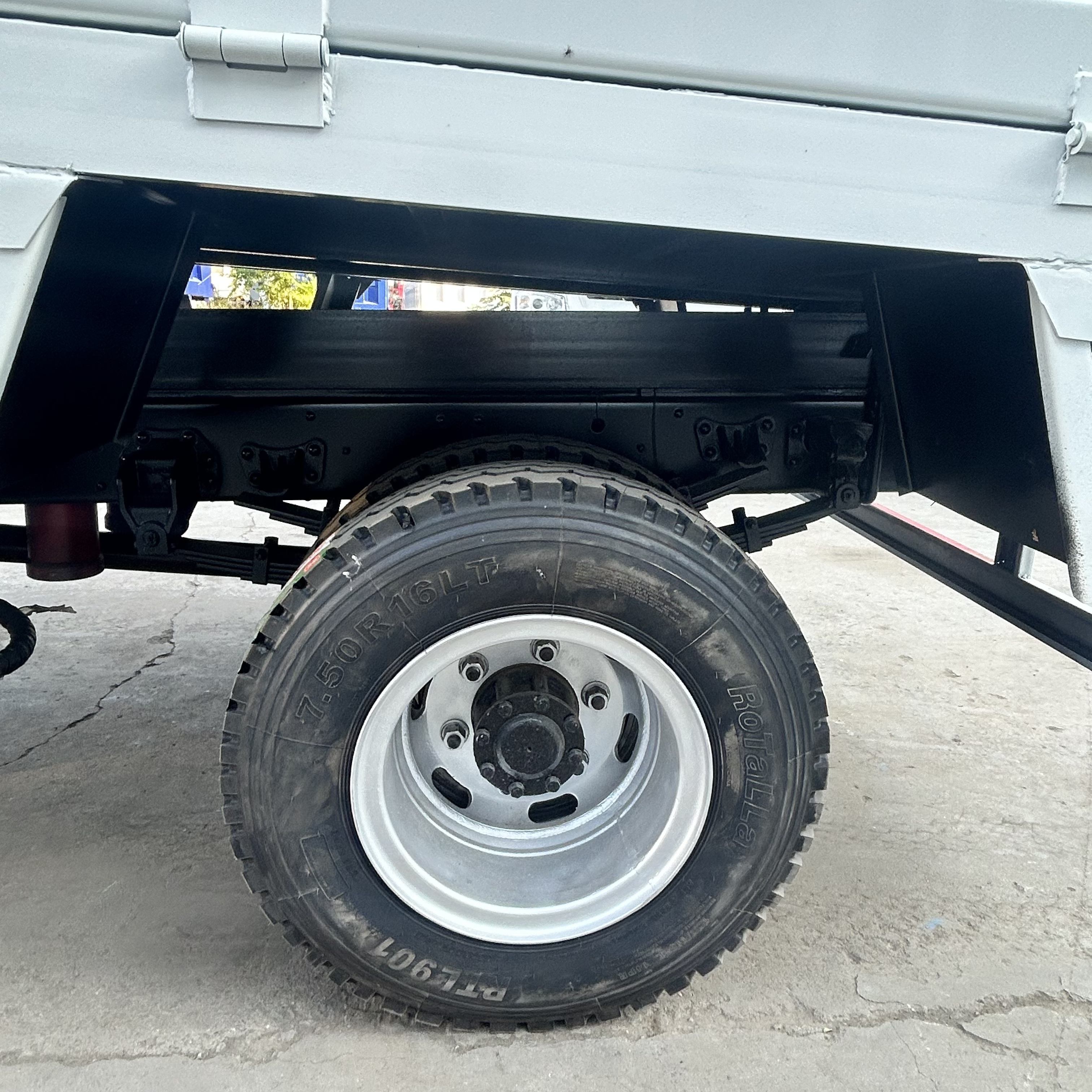 HOWO 4x2 Mini Dump Truck