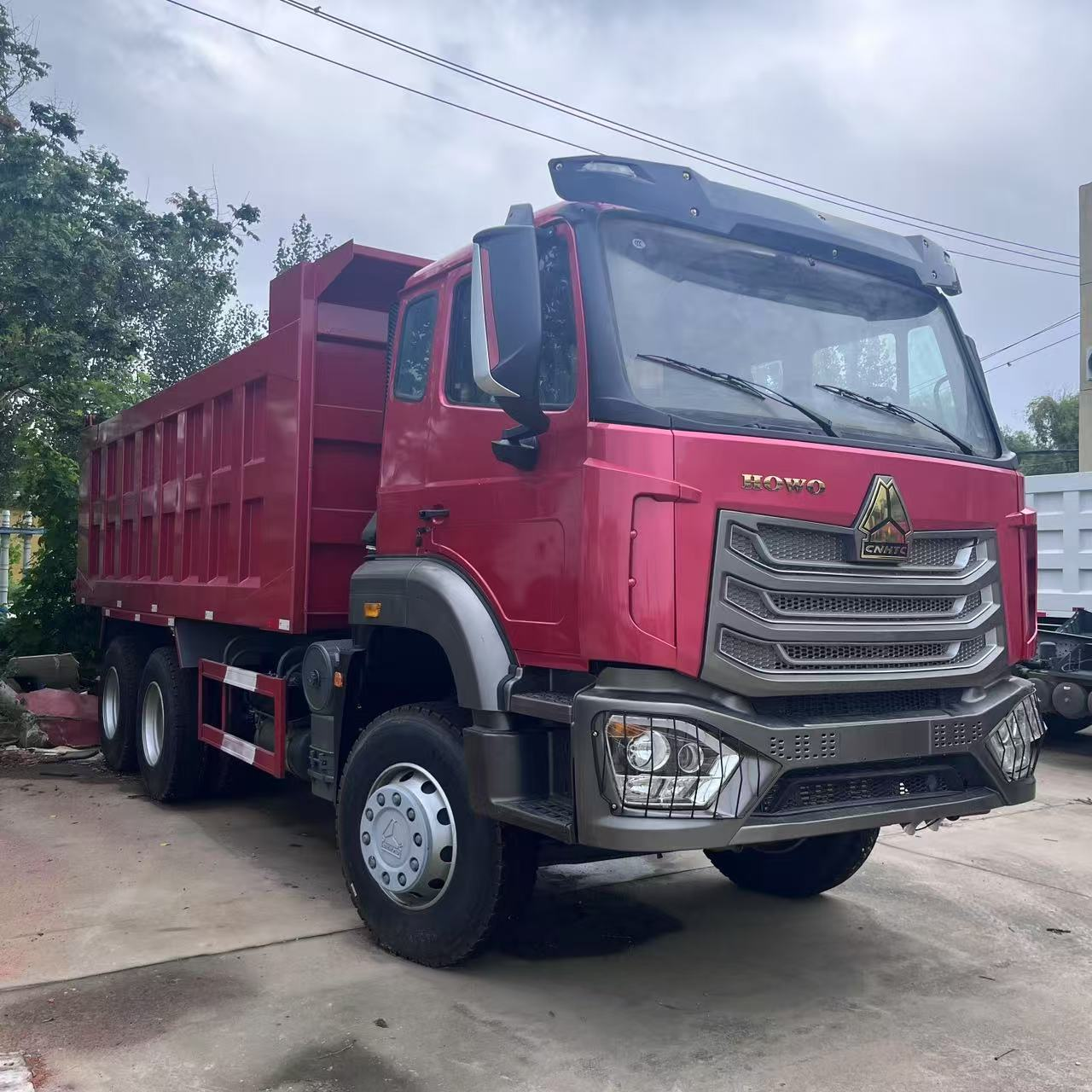 Sinotruk HOWO NX 8X4 Tipper Truck