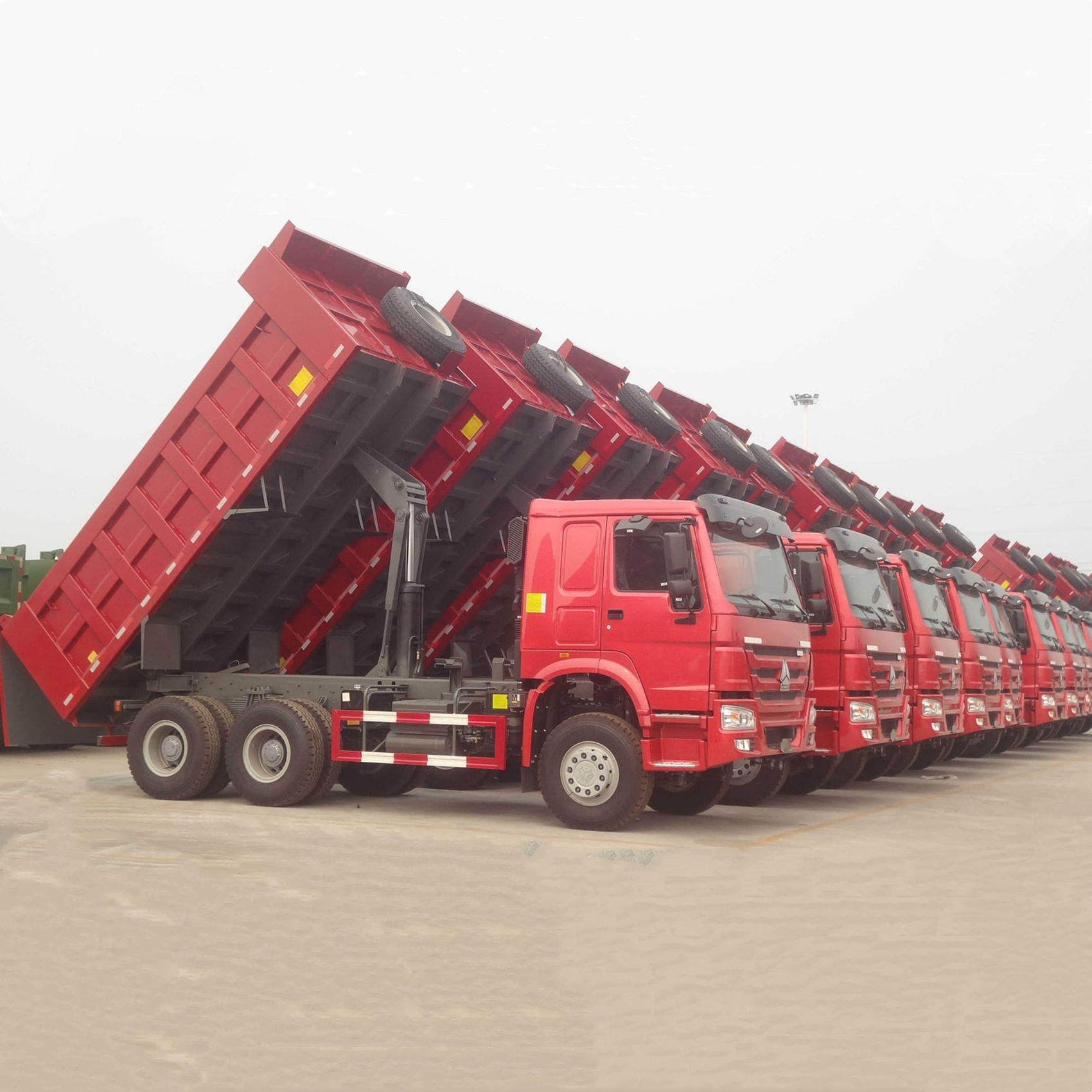 Second-Hand Sinotruk HOWO TH7 8X4 Dump Trucks 