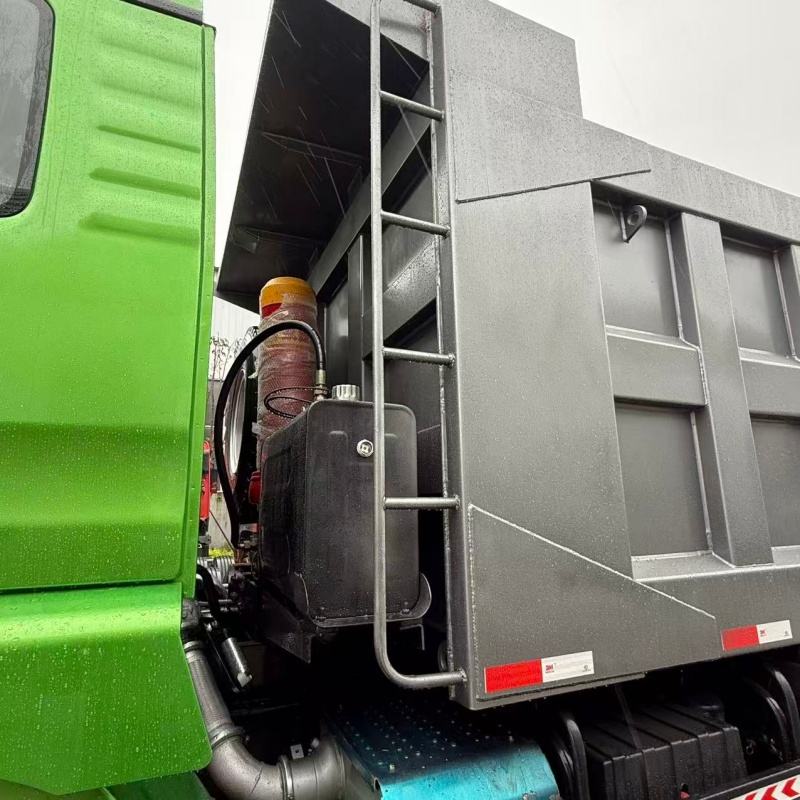 Heavy Truck Delong New M3000 371HP 6X4 Construction Dump Truck