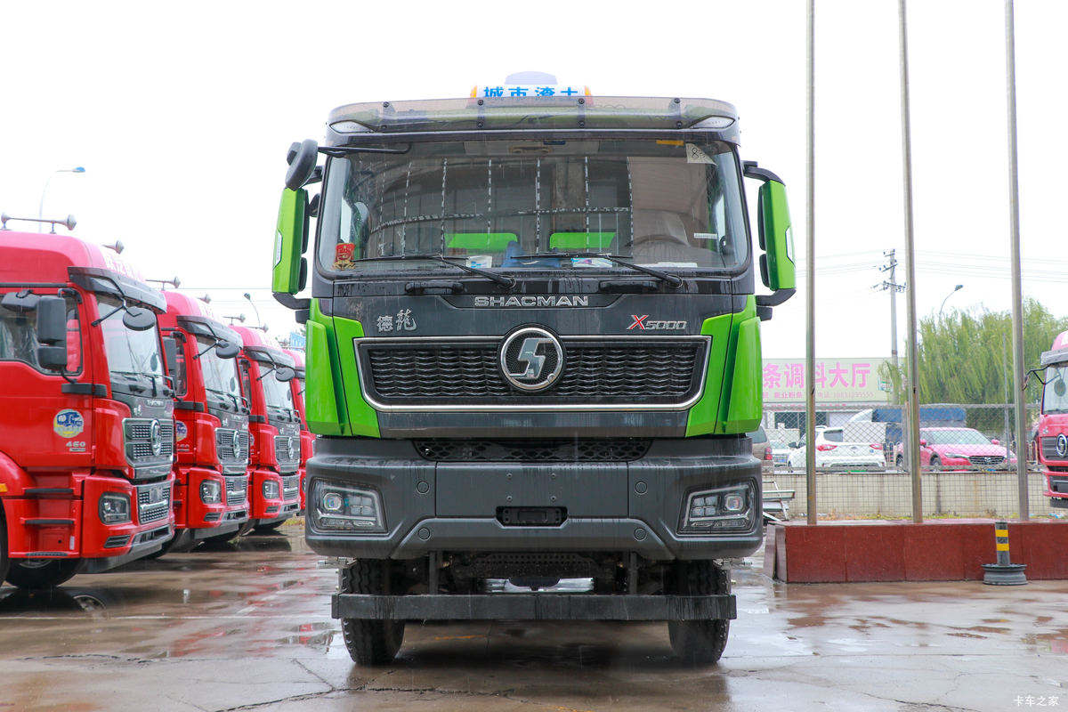  Shacman 12 Wheeler 8x4 Diesel Euro 2 Heavy Truck 18 Cubic Meter Sand  Left Hand Drive
