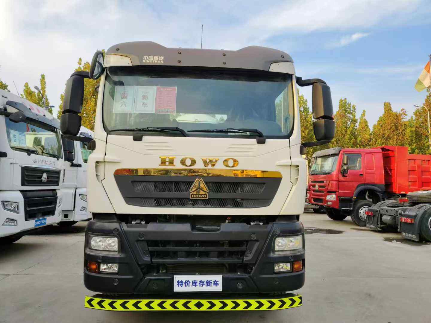 SINOTRUCK Howo TX Mixer Truck 351-450hp Euro 6 8X4 Drive 21-30T Load 