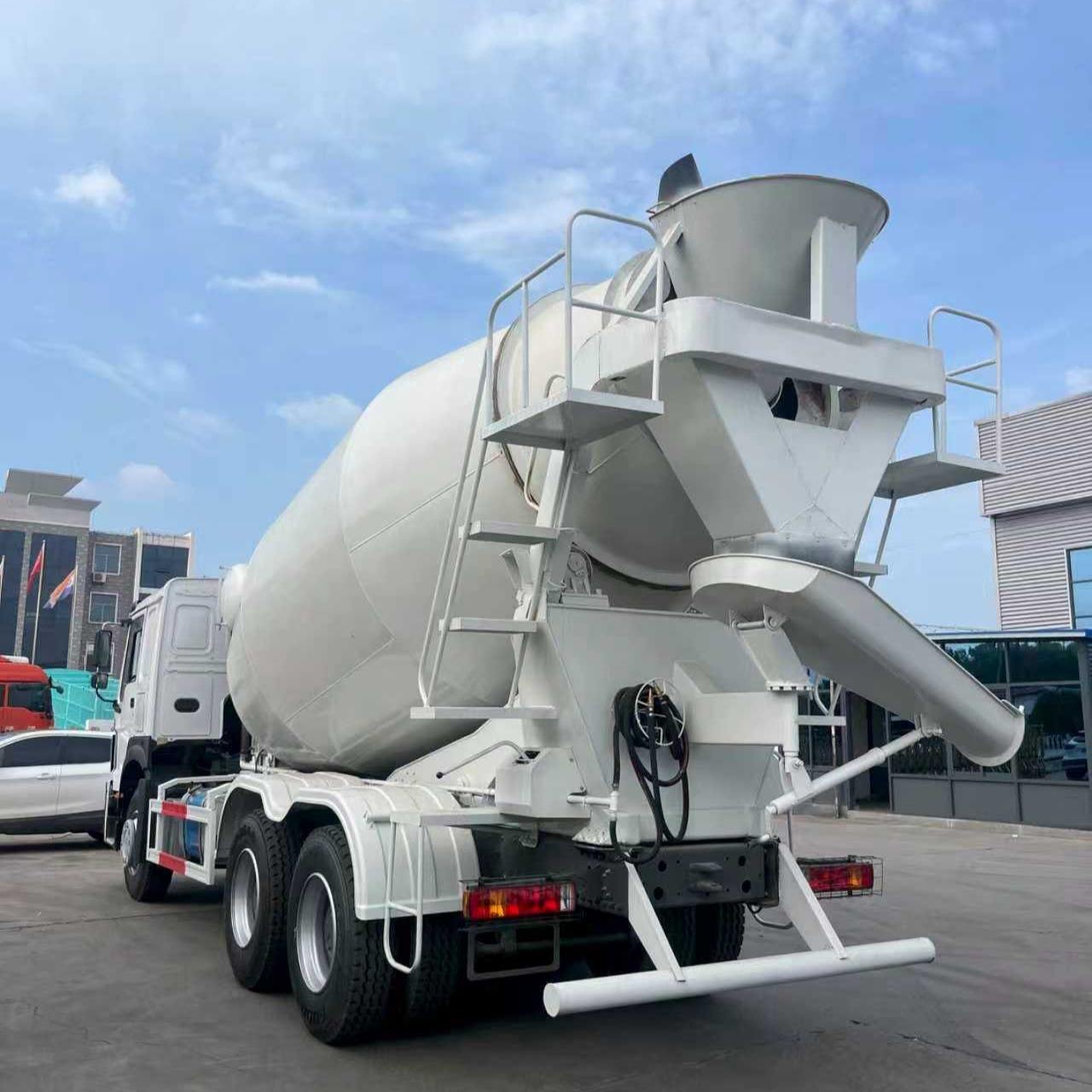 Used Second Hand Concrete China Howo A7 371Hp Mixer Truck