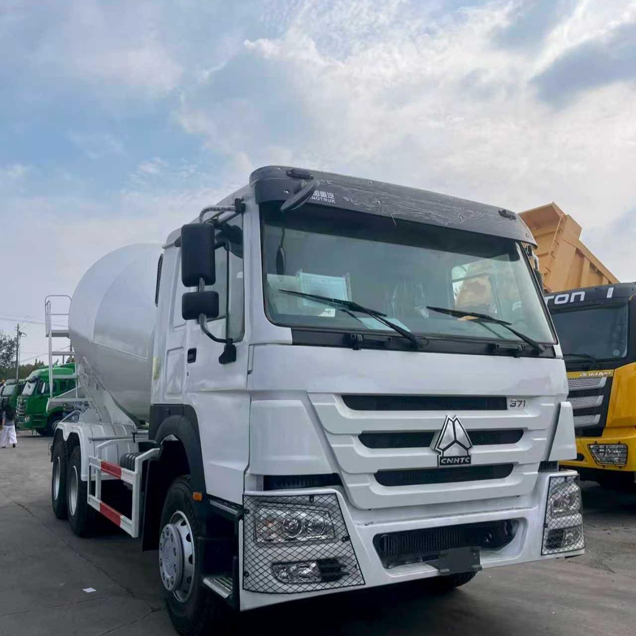 Used Second Hand Concrete China Howo A7 371Hp Mixer Truck