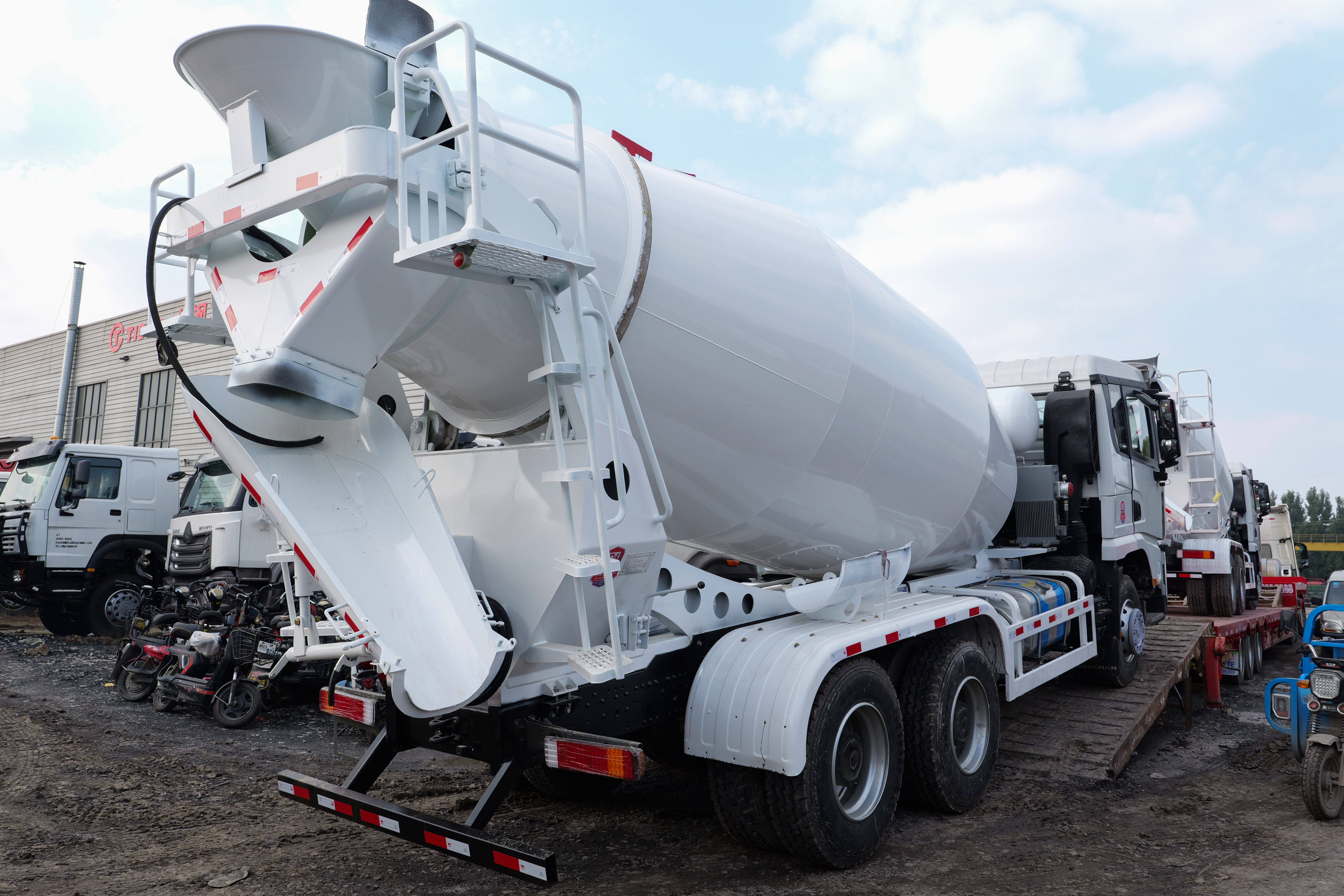 Shacman 6x4 cement mixer truck Euro 2 Emission 380 400 Horsepower Left-Hand or Right-Hand