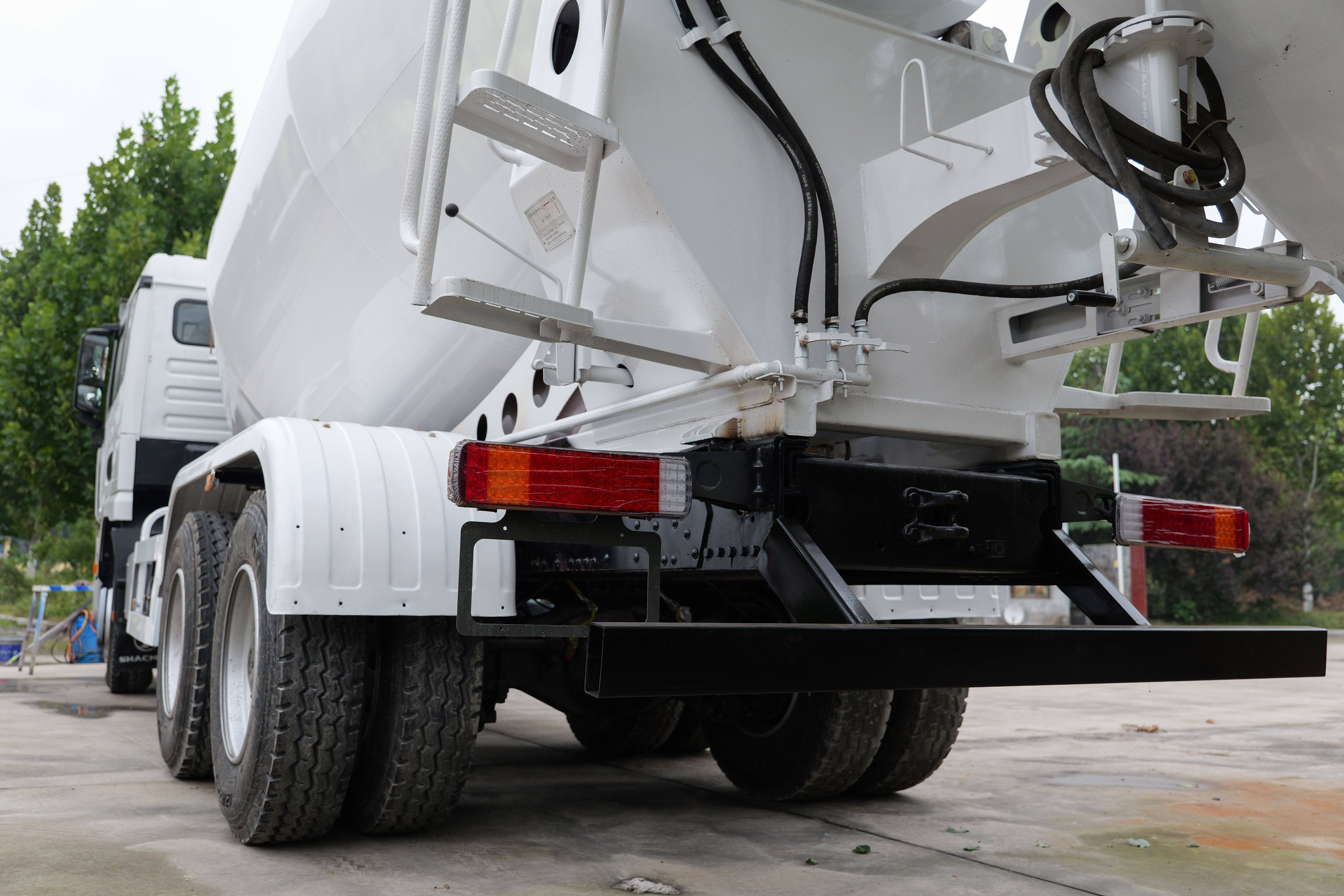 Shacman 6x4 cement mixer truck Euro 2 Emission 380 400 Horsepower Left-Hand or Right-Hand