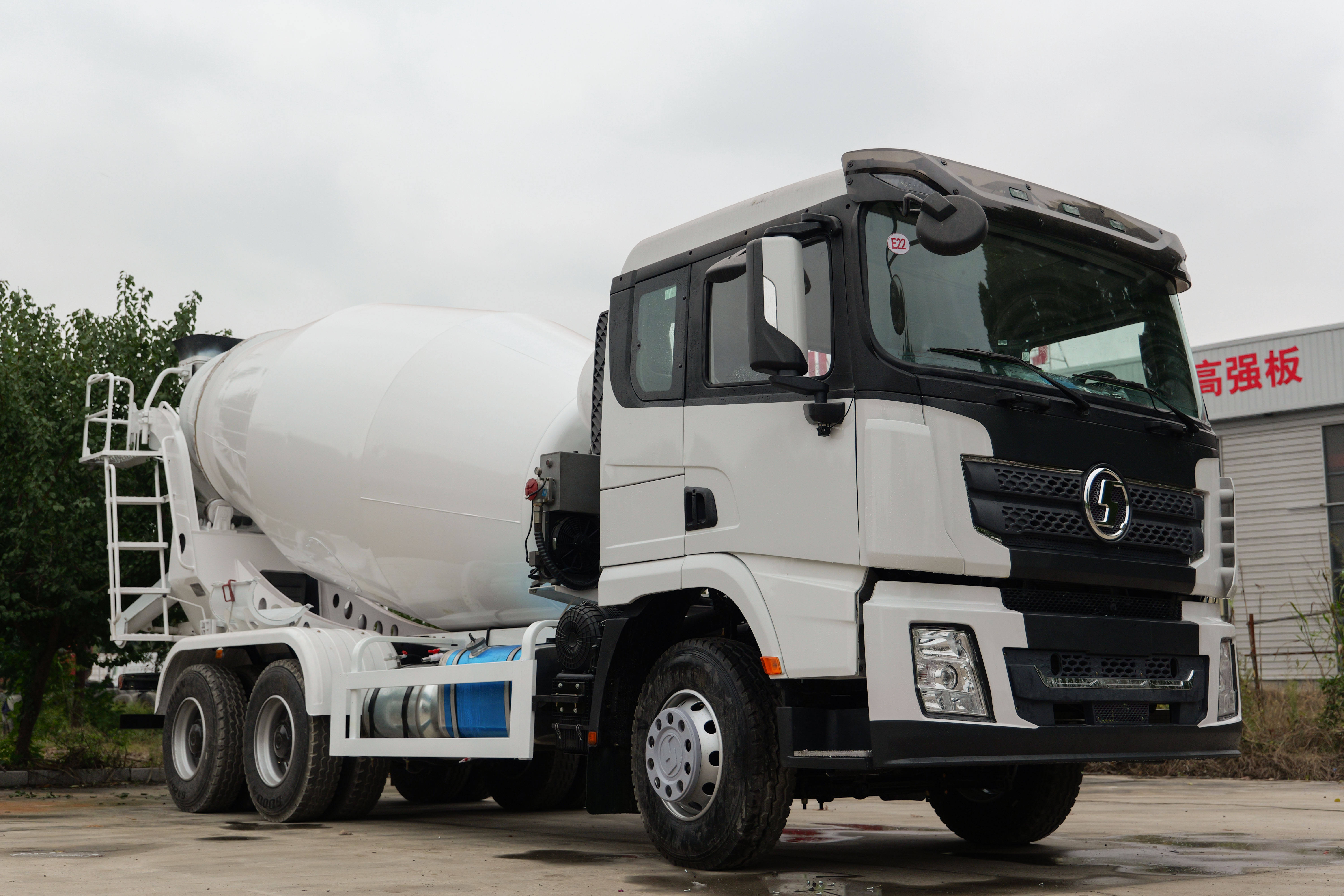 Shacman 6x4 cement mixer truck Euro 2 Emission 380 400 Horsepower Left-Hand or Right-Hand