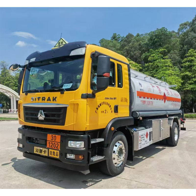 New 10000 Liters Adr HOWO Sinotruk 4X2  FAST 8-Speed Gearbox Fuel Tank Truck Oil Transport Tanker Truck 