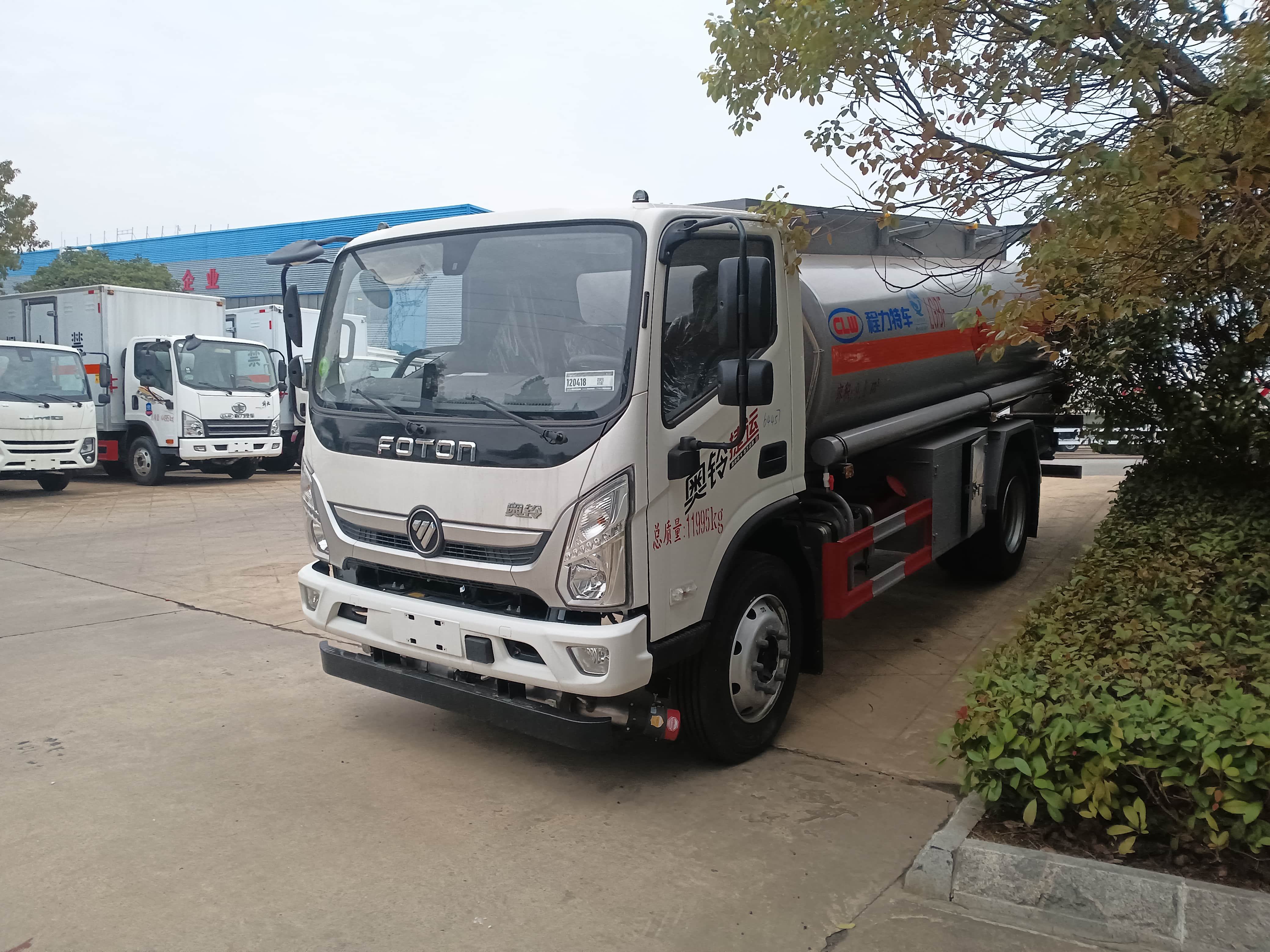 Foton 4x2 Small Fuel Tank Truck 5000L-10000L Stainless Steel Mobile Oil Tanker