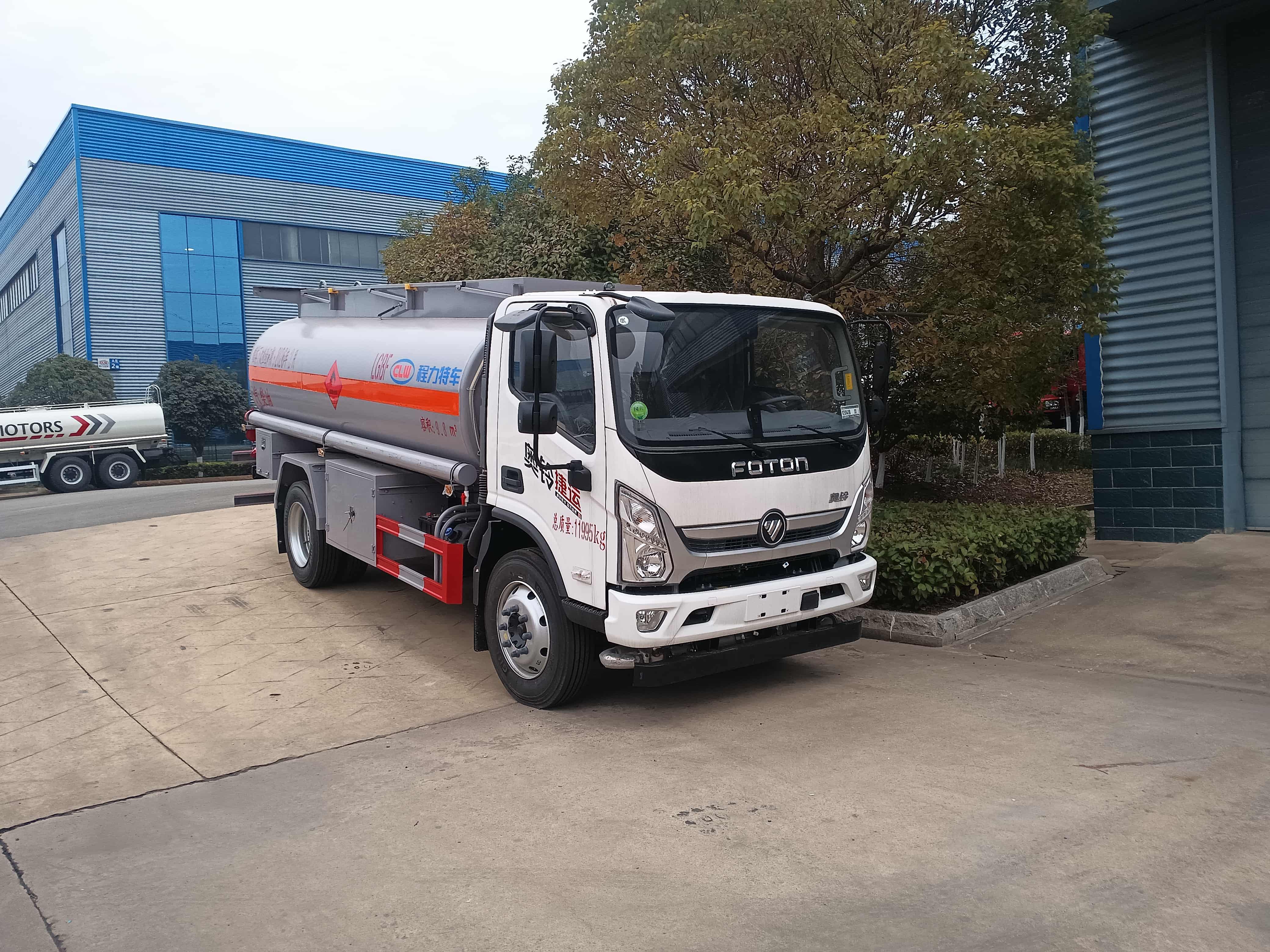 Foton 4x2 Small Fuel Tank Truck 5000L-10000L Stainless Steel Mobile Oil Tanker