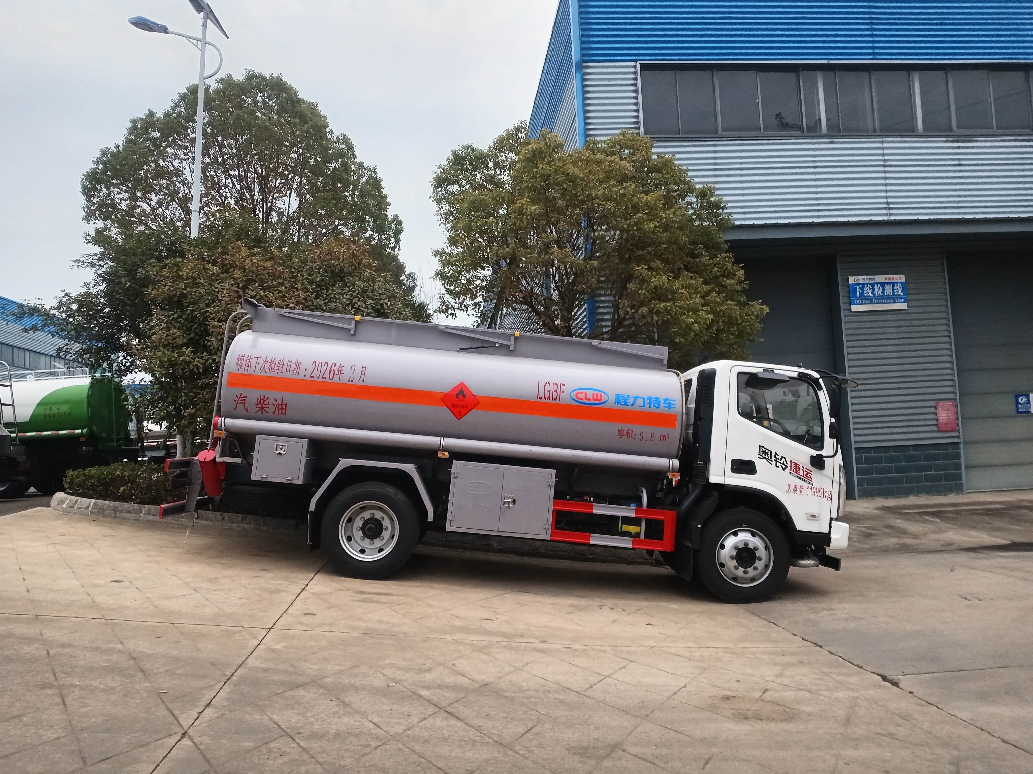 Foton 4x2 Small Fuel Tank Truck 5000L-10000L Stainless Steel Mobile Oil Tanker
