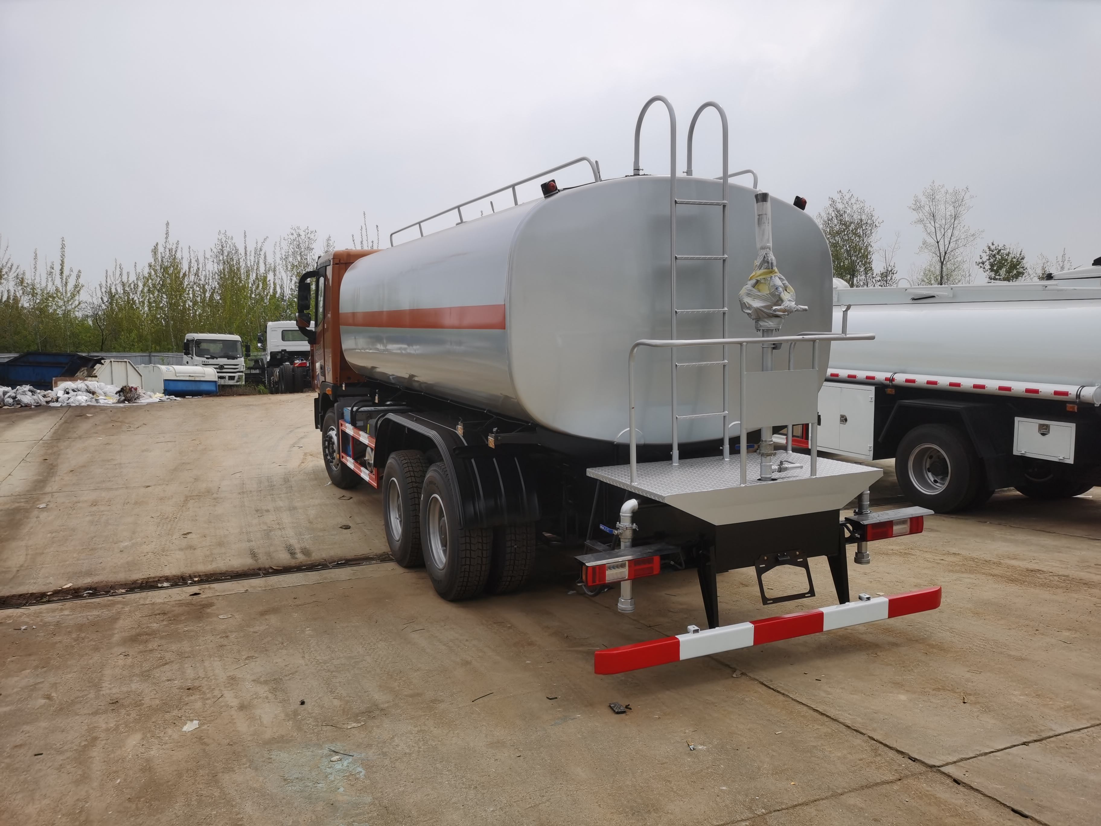 Foton Auman 20000 Liters Fuel tank Truck 6x4 Oil Fuel Tanker Truck