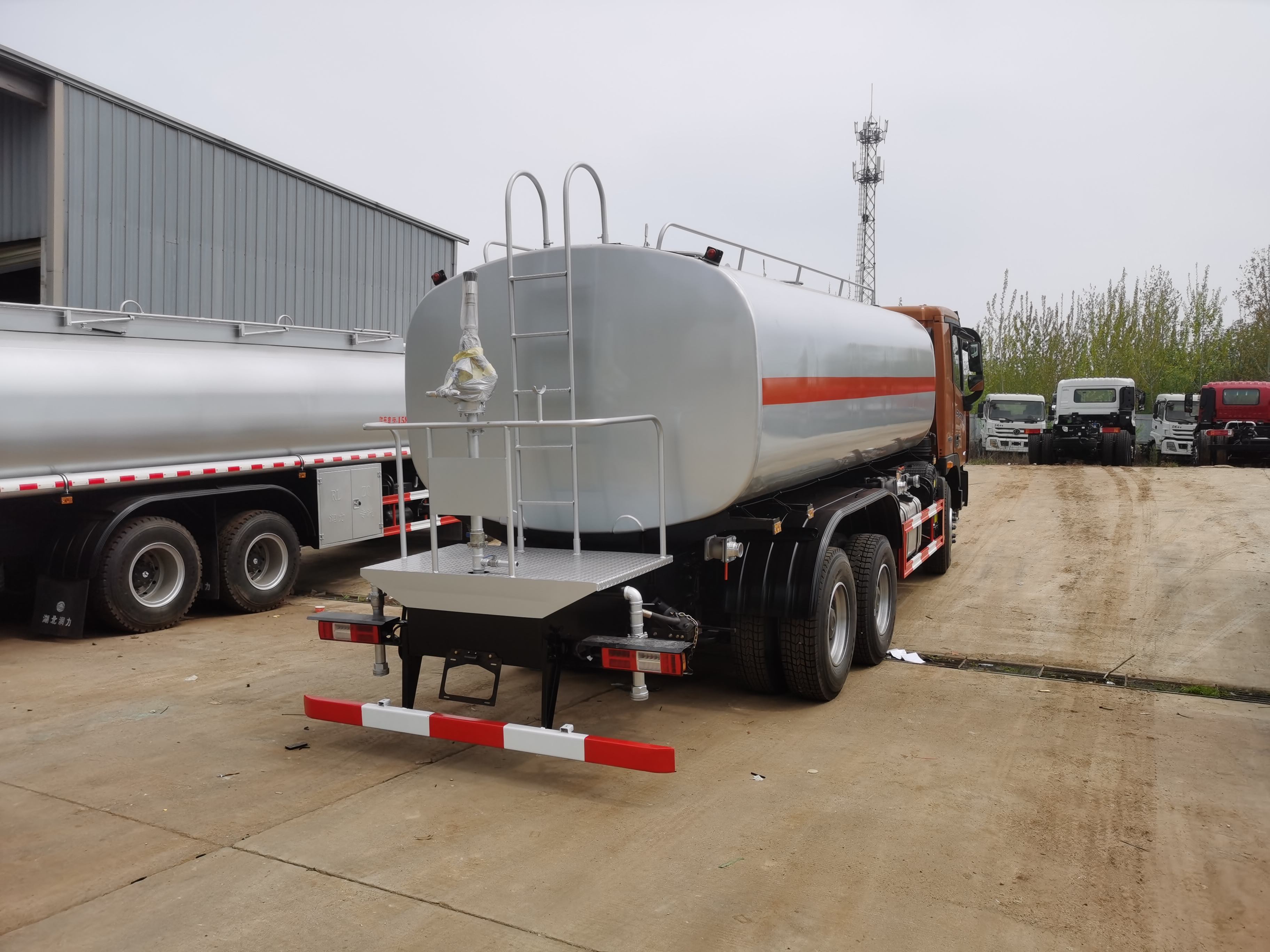 Foton Auman 20000 Liters Fuel tank Truck 6x4 Oil Fuel Tanker Truck