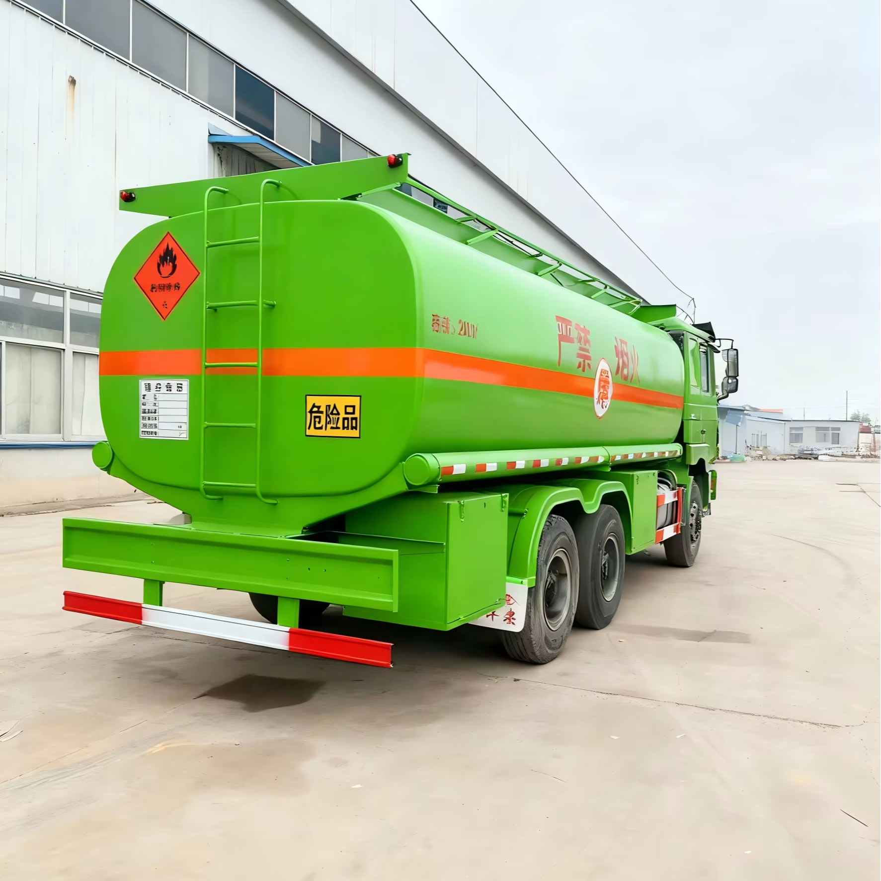 Shacman F3000 Oil Tank 6X4 Heavy Duty Oil Tank Truck 20000-35000liters Gasoline Diesel Storage Truck
