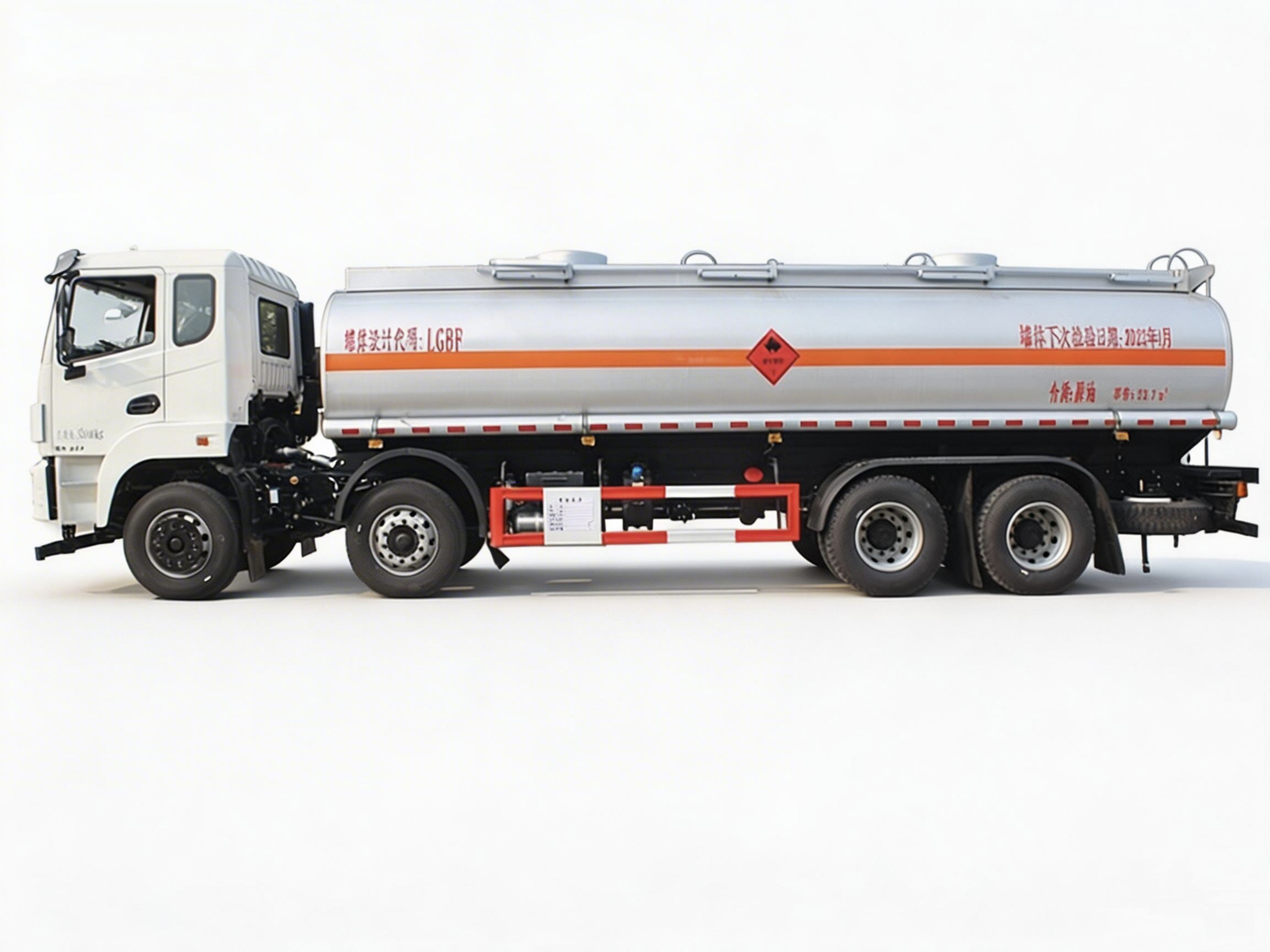 DongFeng 8*4 Fuel Tanker Truck 30, 000 Liters Diesel and Gasoline Transport Vehicle for Oil Distribution
