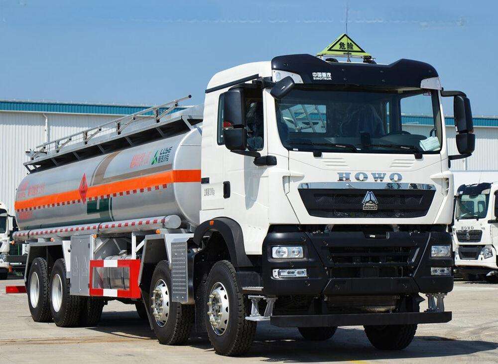 Howo 8x4 25000 Liters Water Tank Truck Water Sprinkler Water Bowser Truck Watering Cart