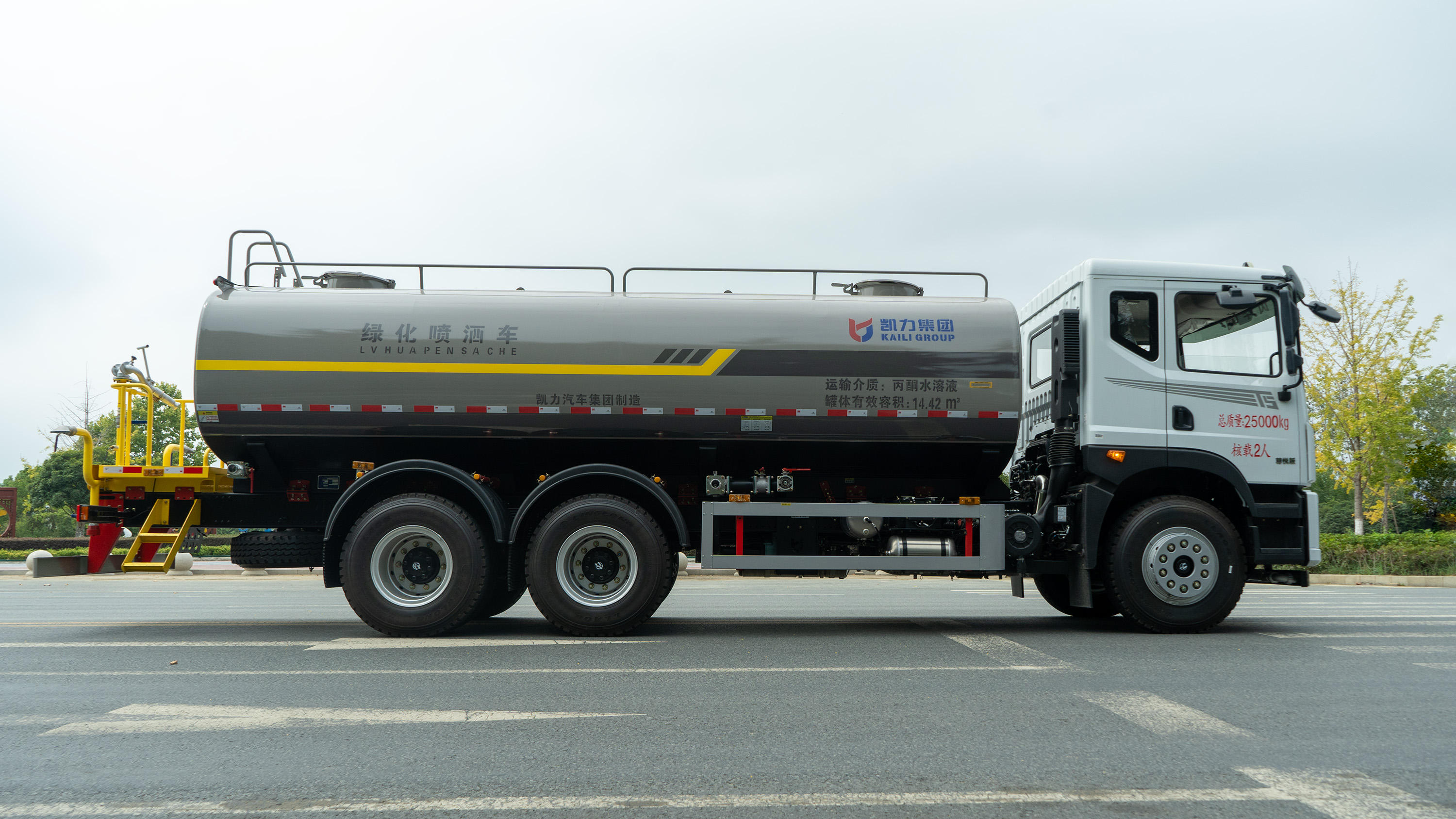 Dongfeng 20 Cubic Meter 6x4 Water Sprinkler Truck/water Tanker Truck