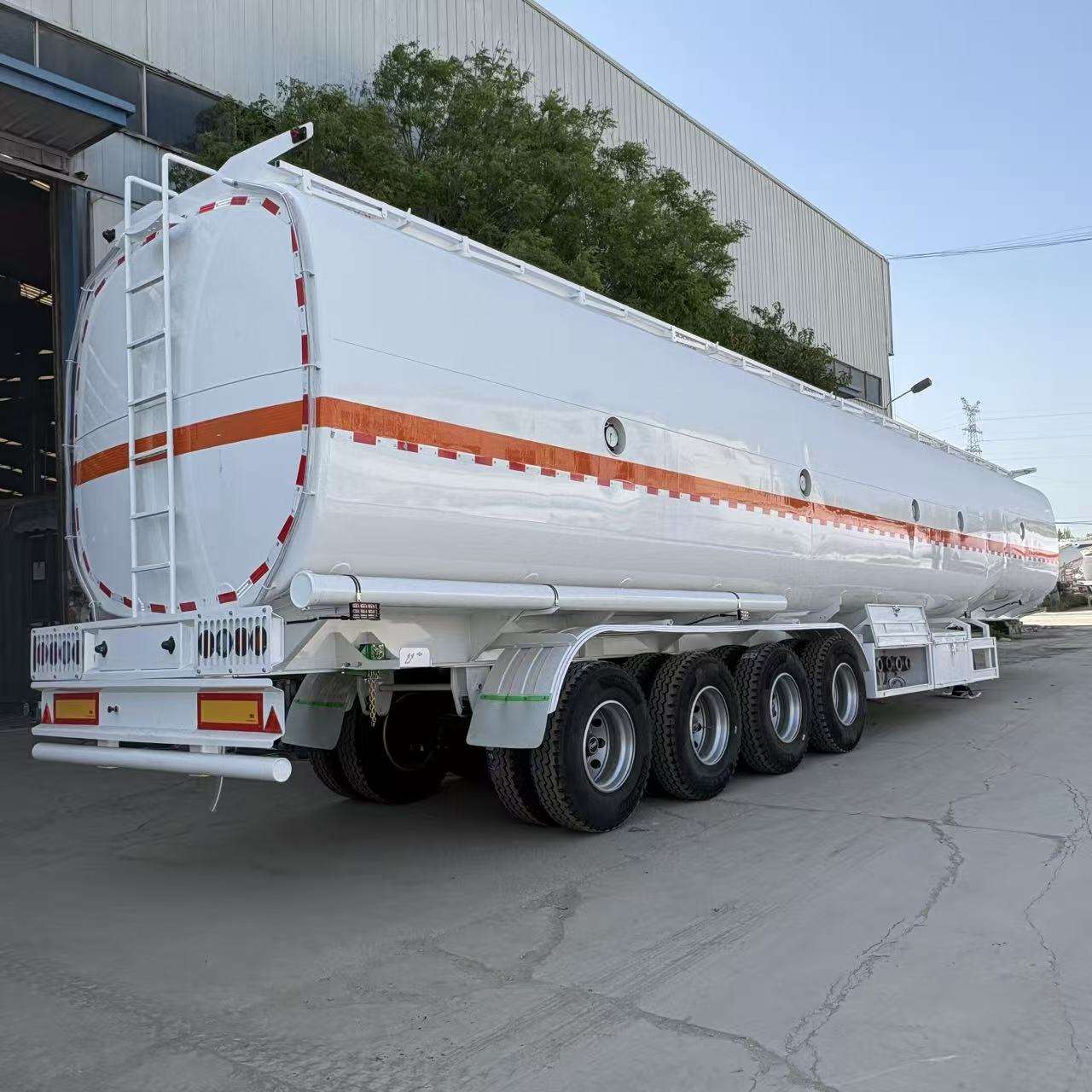 4-Axle Oil Tanker 54000 L Stainless Steel Multi Compartment Design Oil Tank Semi Trailer