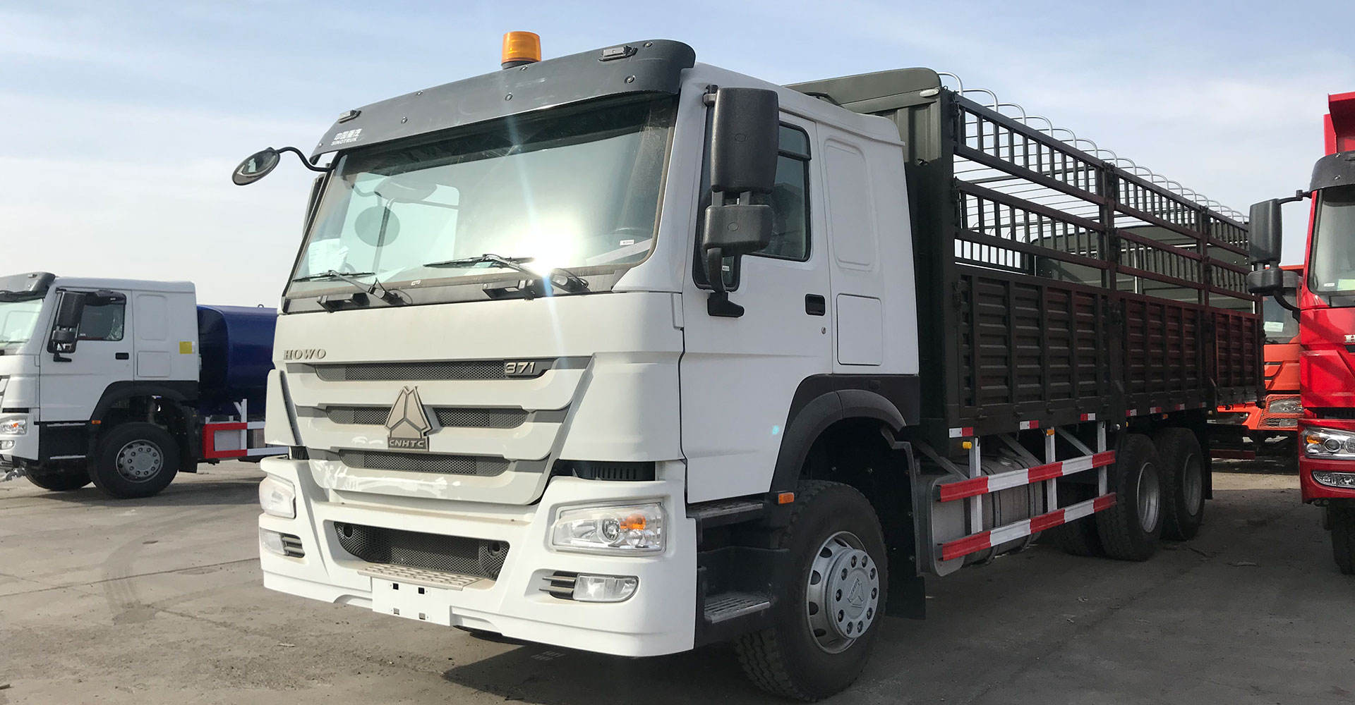 Livestock Transport Truck HOWO 6x4