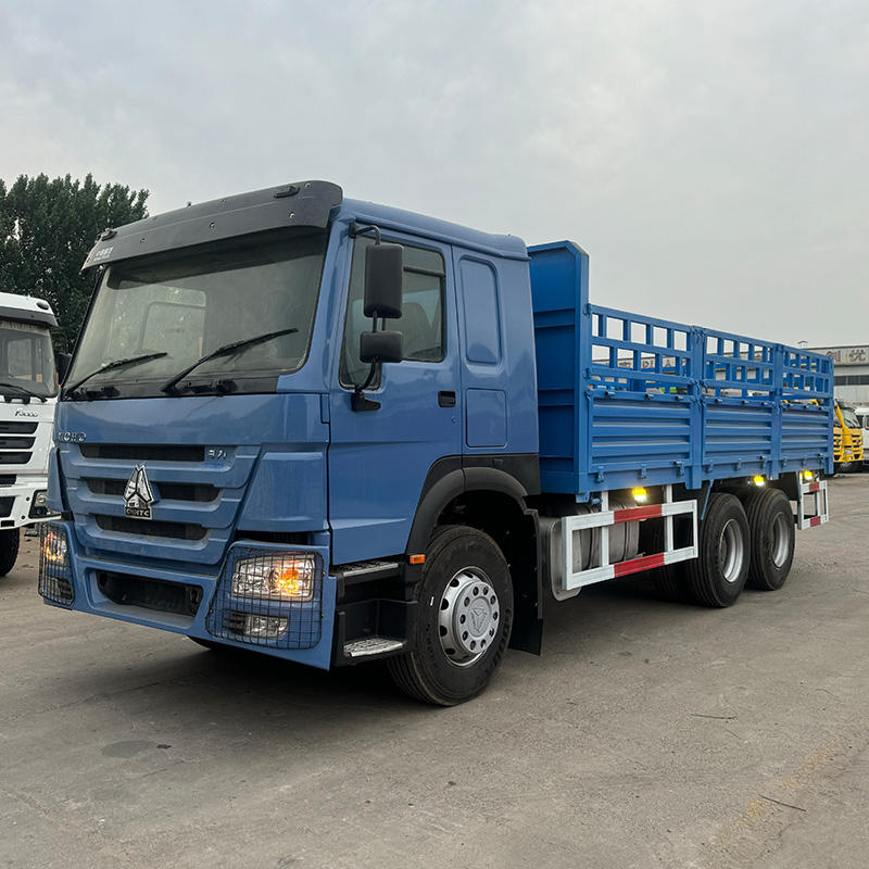 Livestock Transport Truck HOWO 6x4 