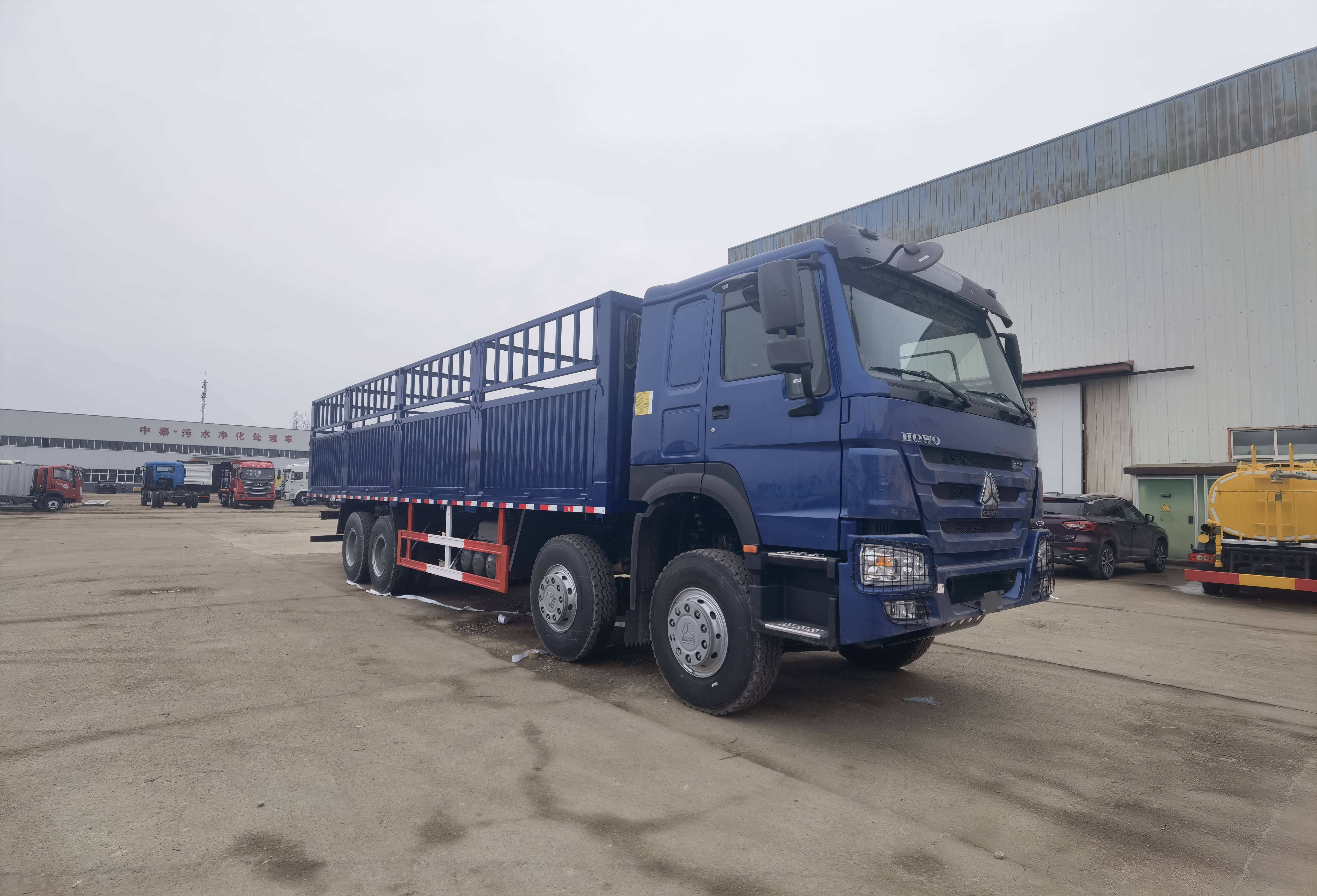 high fence truck Howo 8x4 left-hand drive, right-hand drive