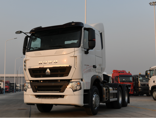 Used SINOTRUK T7H Howo Trucks 6x4