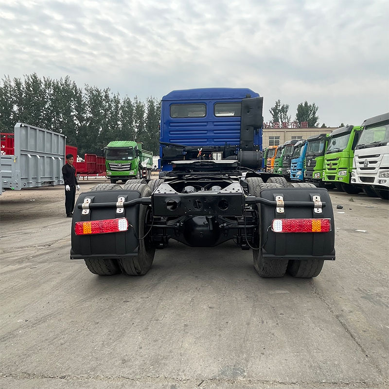 Shacman F3000 420Hp Euro 3 Diesel Tractor Truck with 10 Wheels for Towing