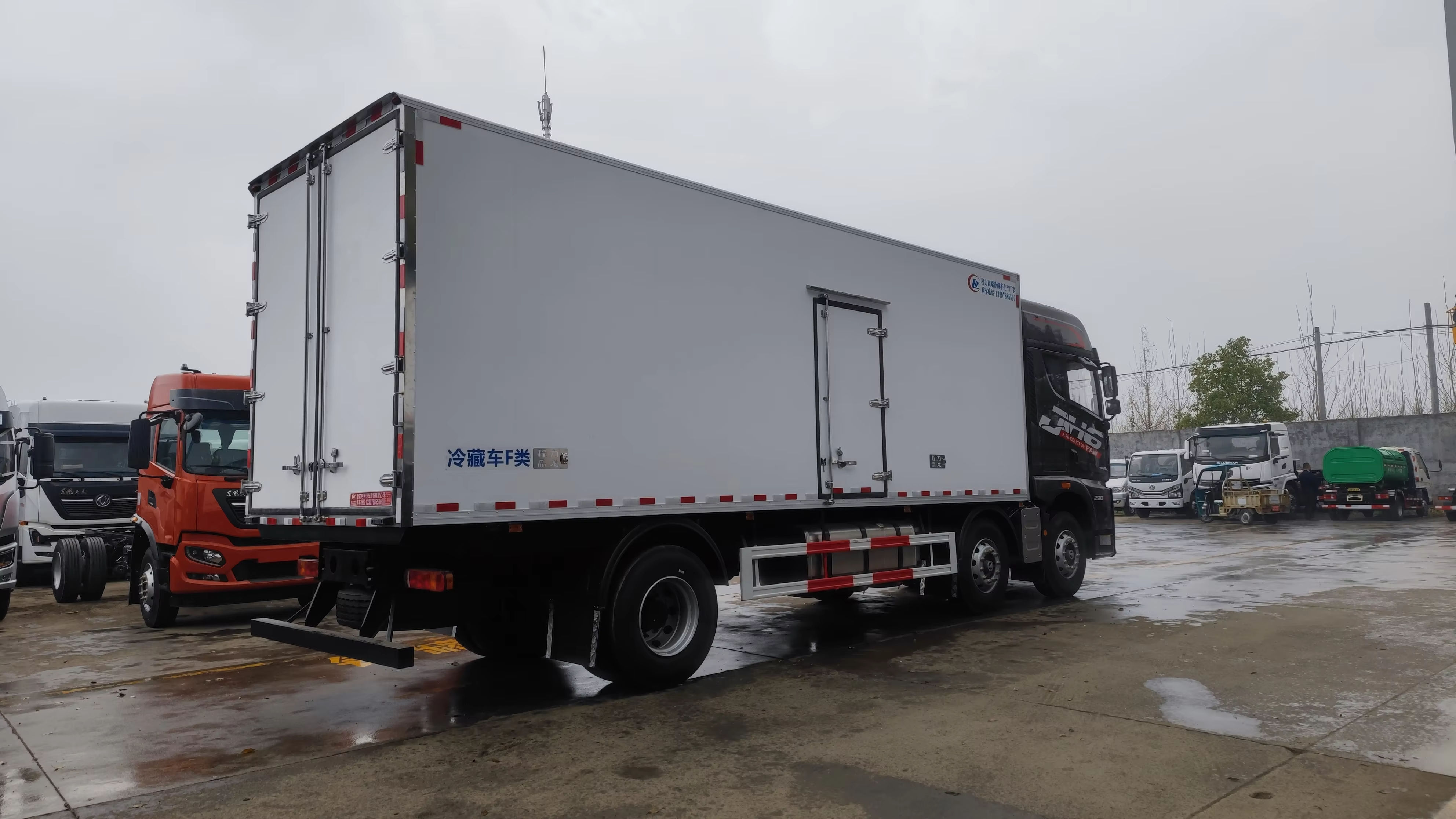 FAW 6x4 Box Truck 375HP