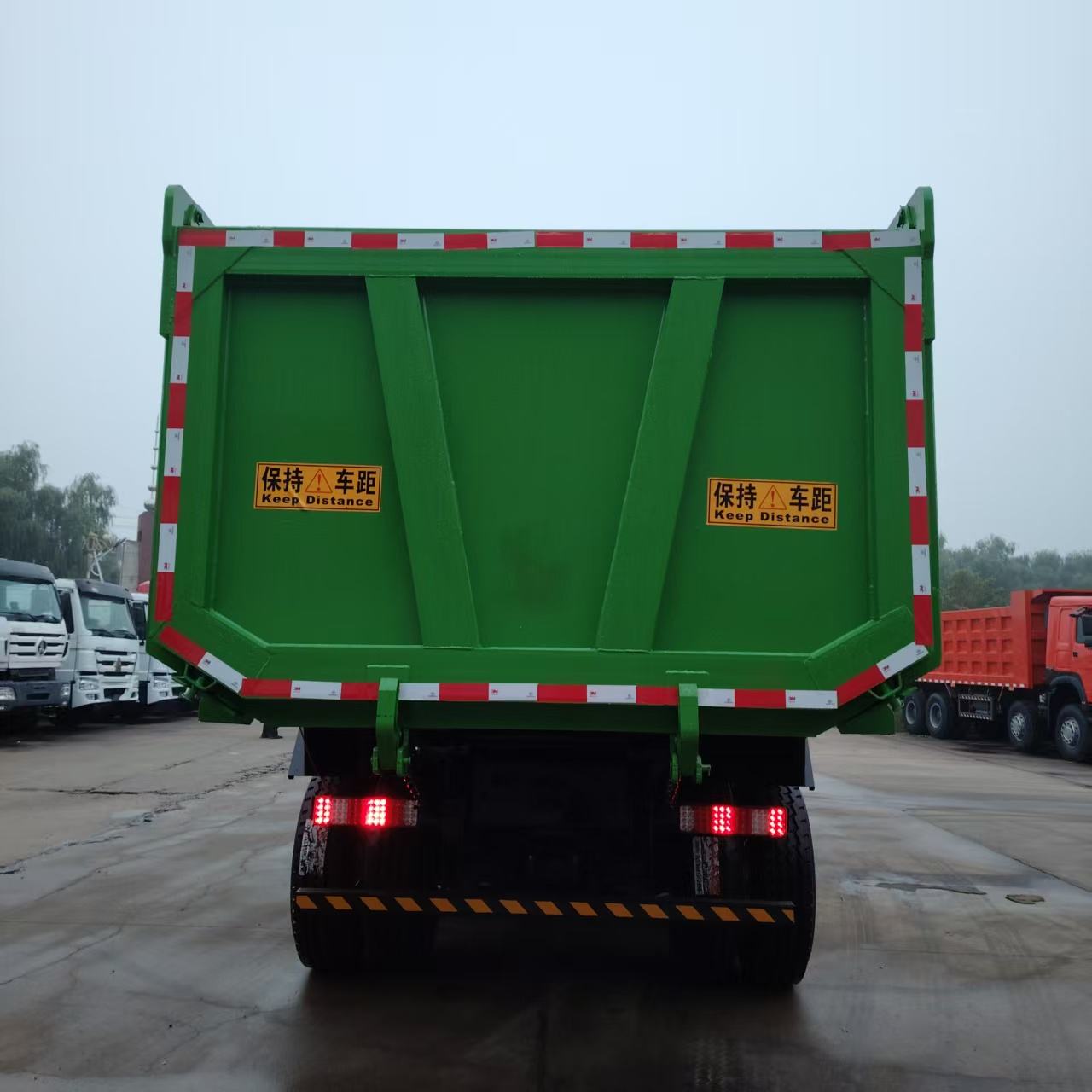 Foton AUMAN ETX 8x4 380 400hp Used Dump Truck Used U-Bucket Foton Dumper Tipper Truck