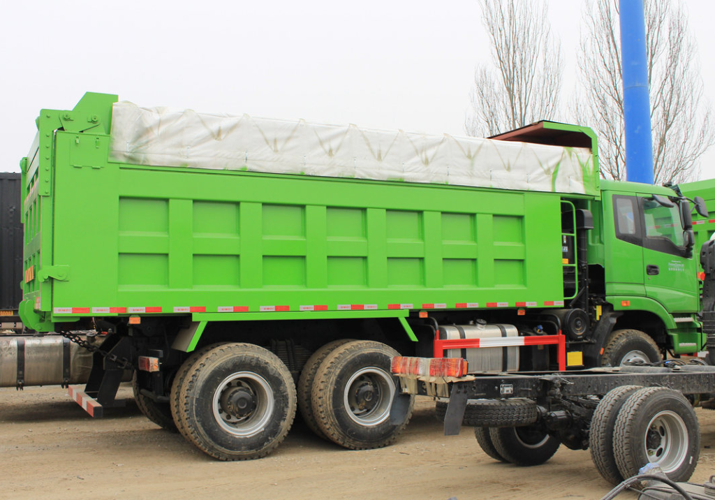 Foton Auman Etx 9 Series Used 336hp 5.6m 6x4 Dump Truck  Heavy Duty Truck