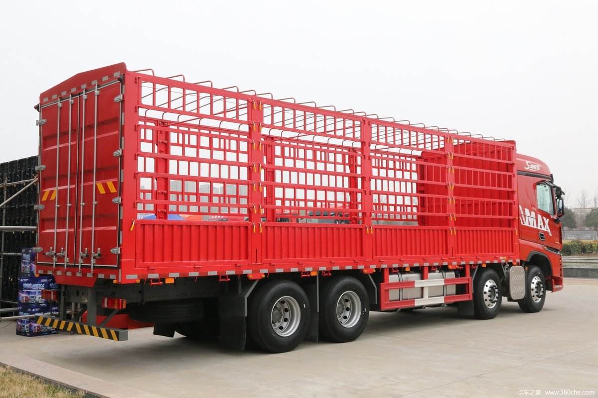 HOWO MAX 490HP 8X4 Diesel Heavy Truck 9.6m AMT Automatic Warehouse Cargo Truck Fence Freight Cargo Truck