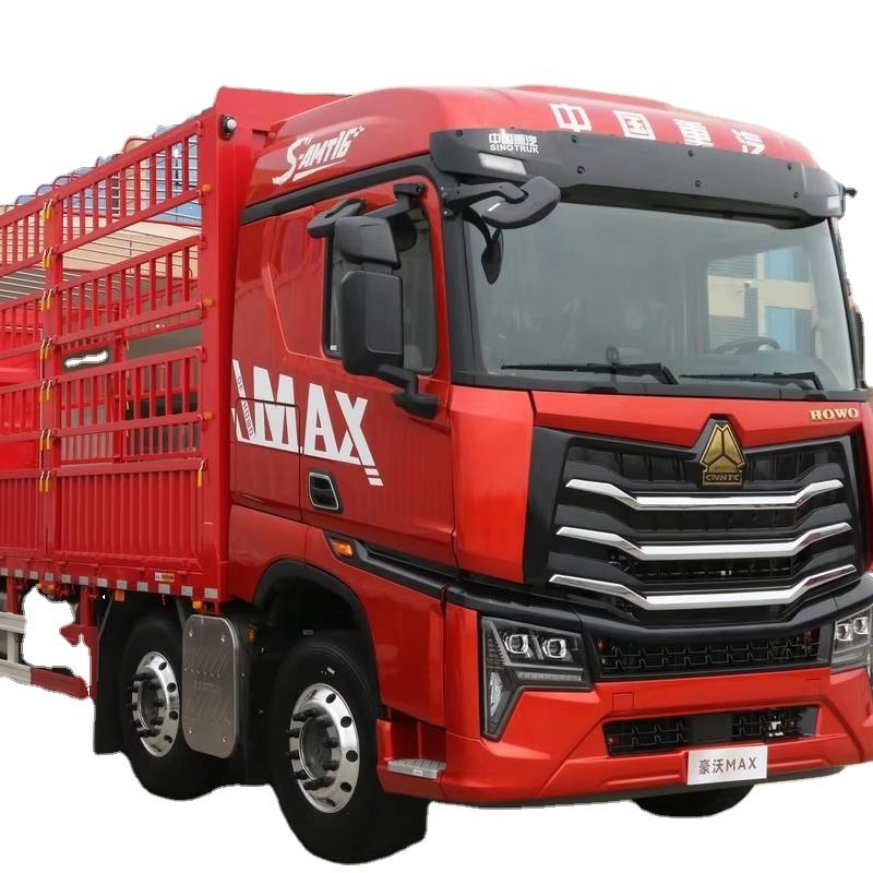 HOWO MAX 490HP 8X4 Diesel Heavy Truck 9.6m AMT Automatic Warehouse Cargo Truck Fence Freight Cargo Truck