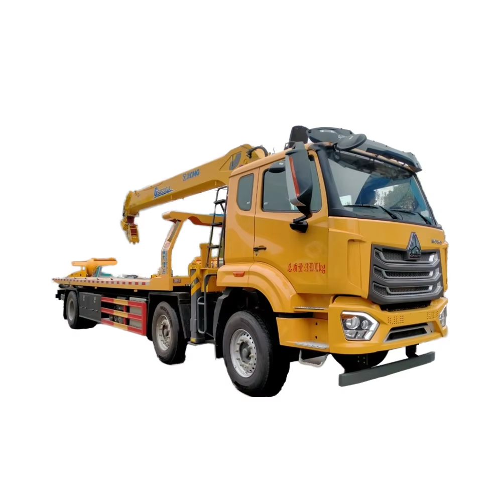 HOWO Flatbed Wrecker Towing Truck 6x2 Rollback with Manual Transmission and Boom Crane