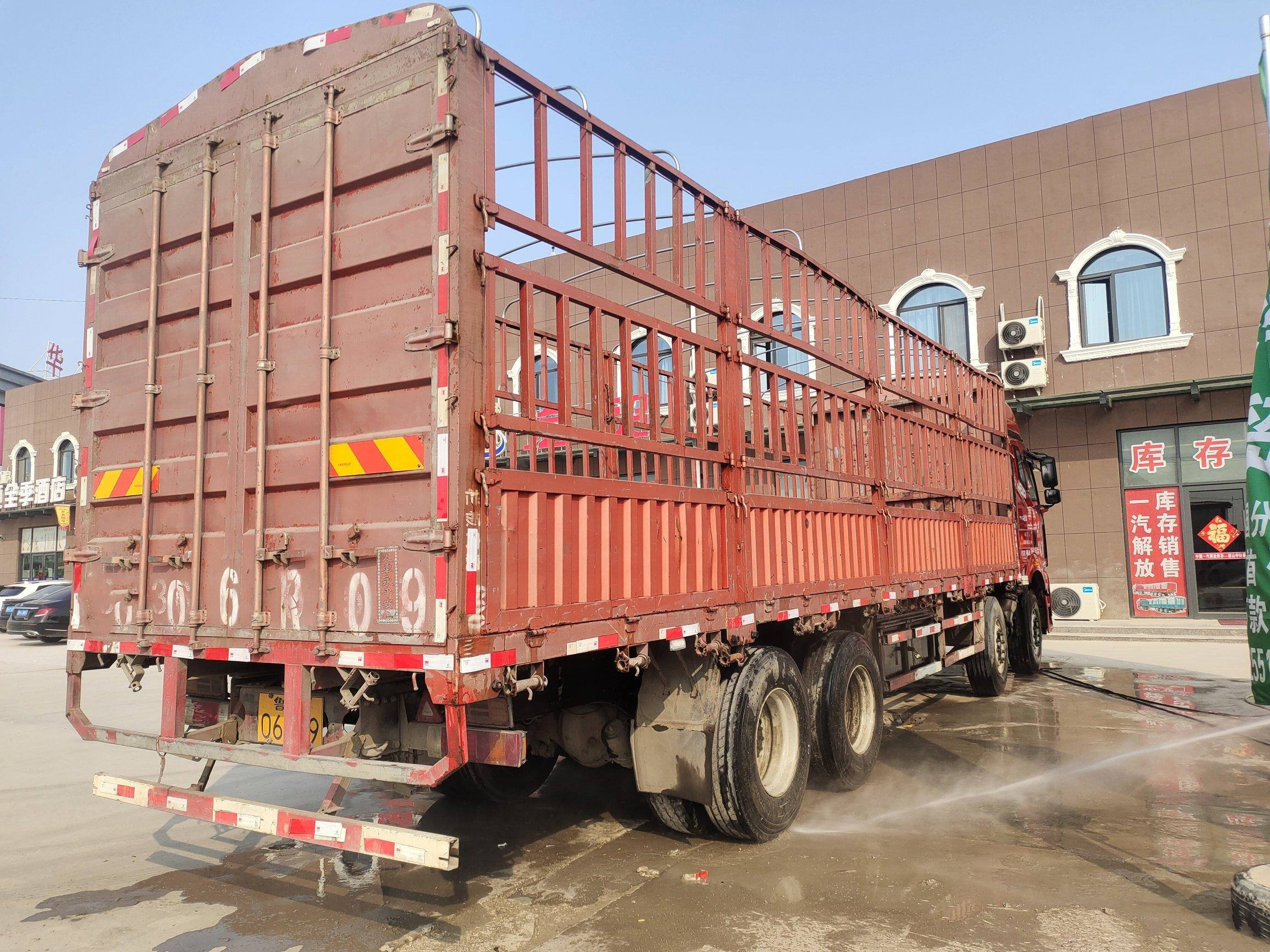 Used FAW J6P Cargo Truck  Diesel Engine 8*4 RHD Heavy Duty 350hp Lorry Truck Used Chinese Fence Trucks