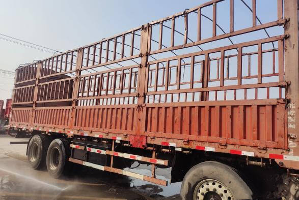 Used FAW J6P Cargo Truck  Diesel Engine 8*4 RHD Heavy Duty 350hp Lorry Truck Used Chinese Fence Trucks