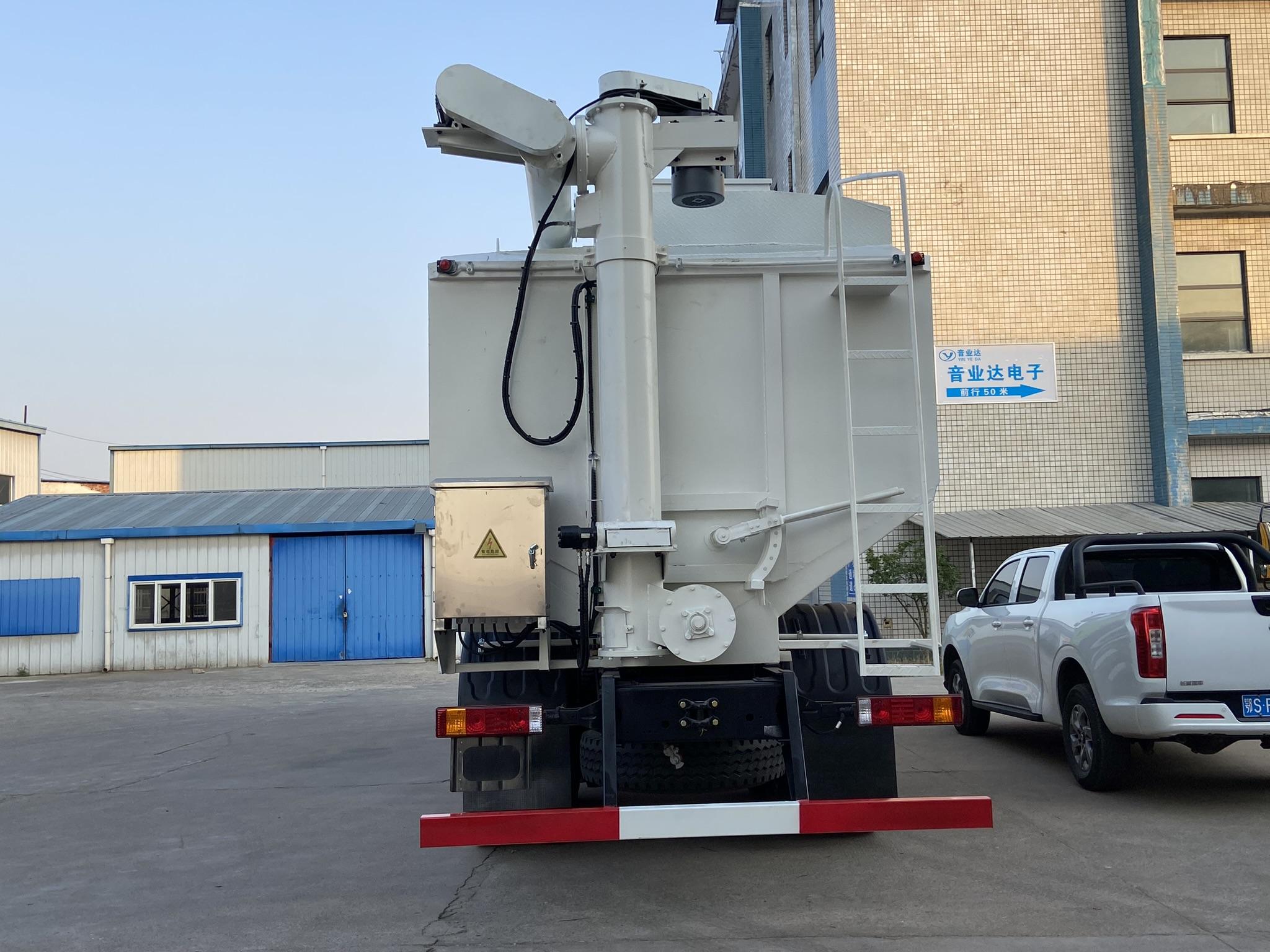 Shacman H3000 6x4 16 Ton Chicken Feed Bulk Tank Truck Silo Truck Animal Feed Truck