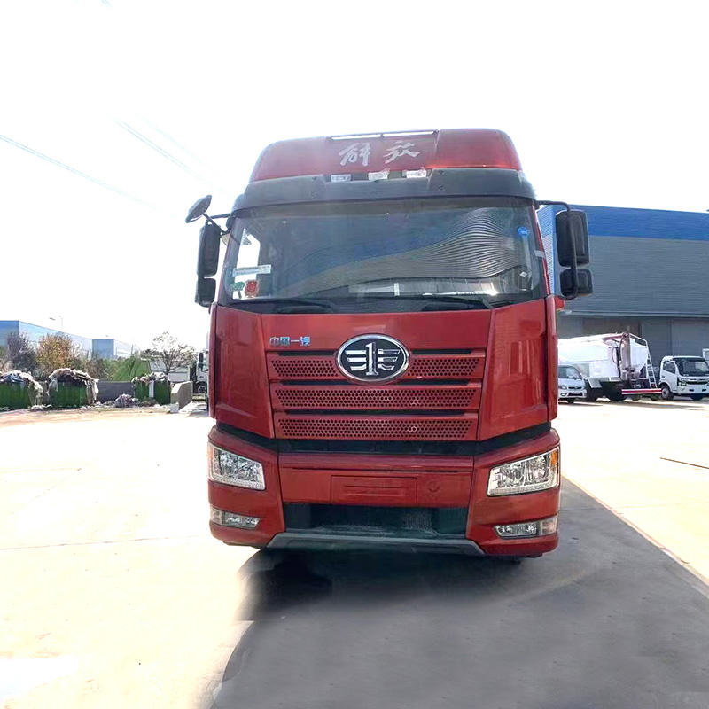 FAW 8X4 25ton 40cbm Large Capacity Bulk Feed Silo Truck with Fast Discharge System for Transport Chicken Feed